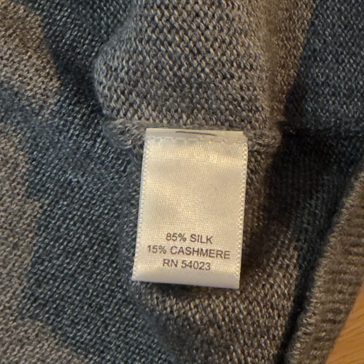 Banana Republic 2007 Spring 85% silk 15% cashmere quarter zip Size US XL / EU 56 / 4 - 3 Thumbnail