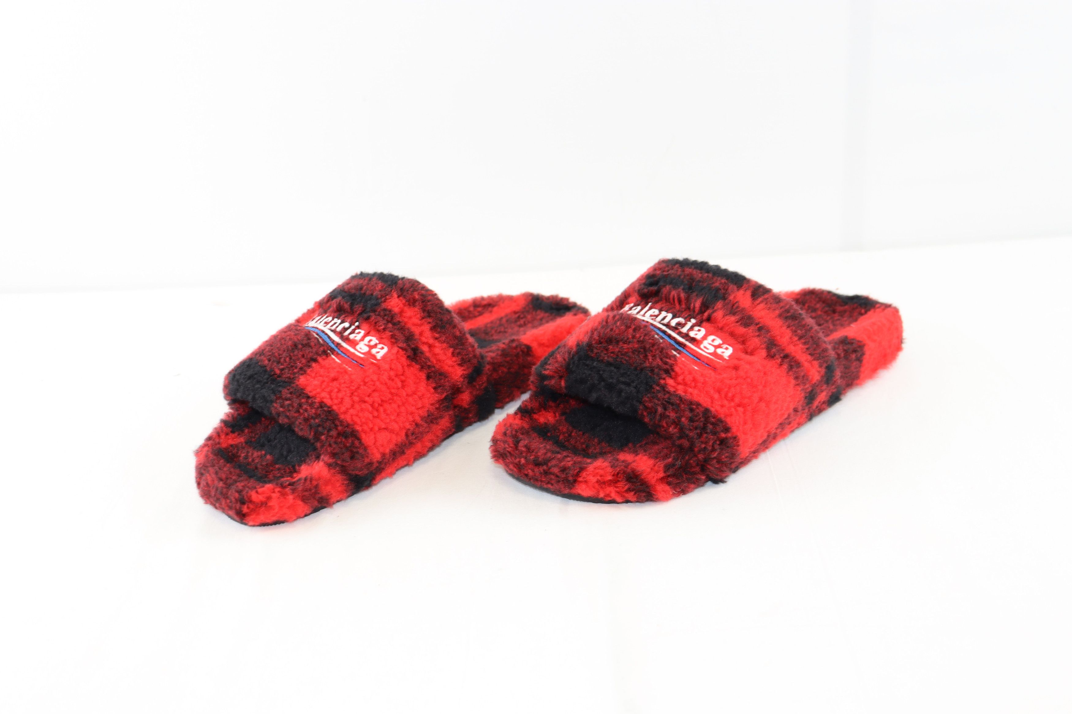 Balenciaga o1rshd1 Q:3 / Furry Slide in Red Size US 10 / EU 43 - 6 Thumbnail