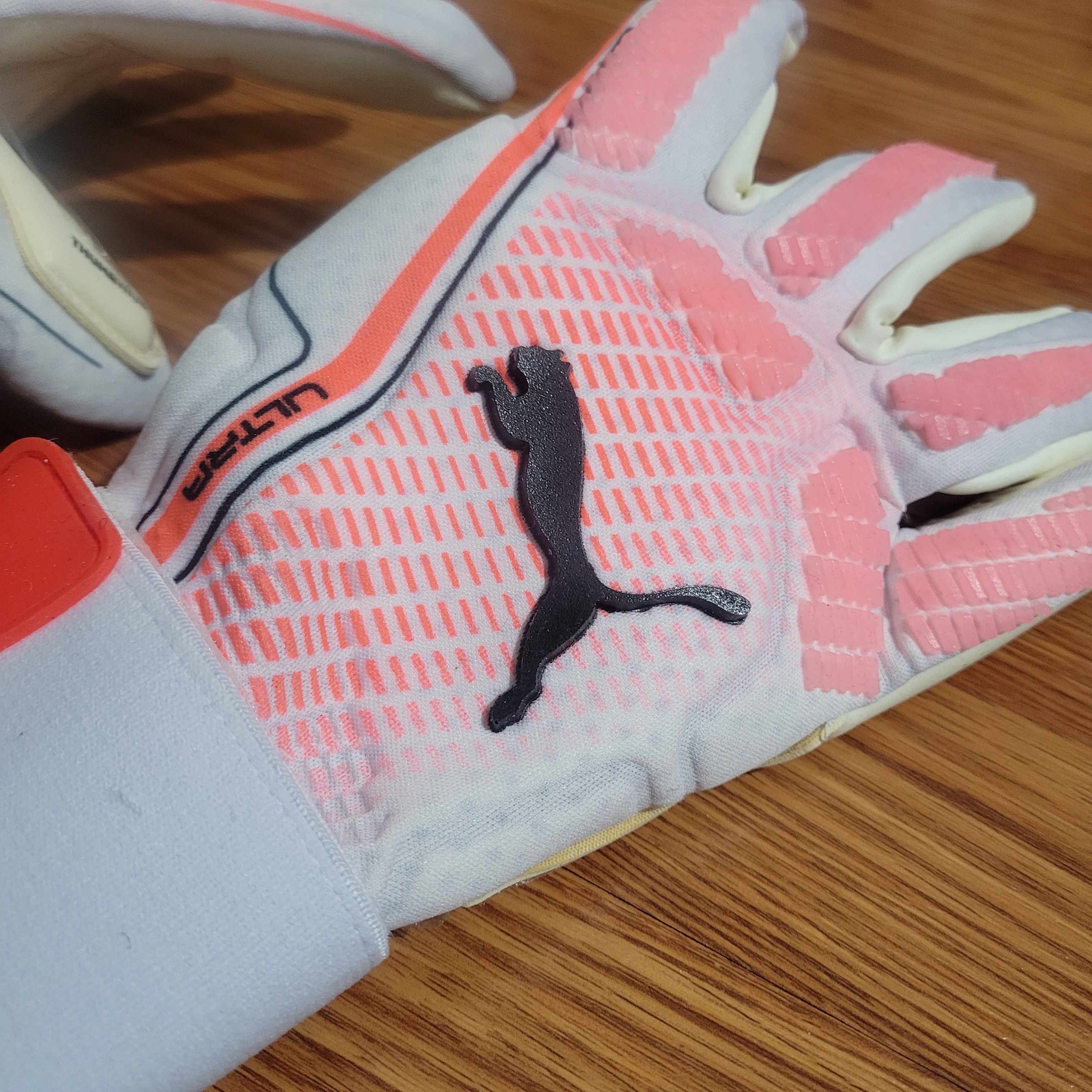 Puma PUMA Football Soccer Ultra Hybrid GoalKeeper Gloves White 8 Size ONE SIZE - 9 Thumbnail