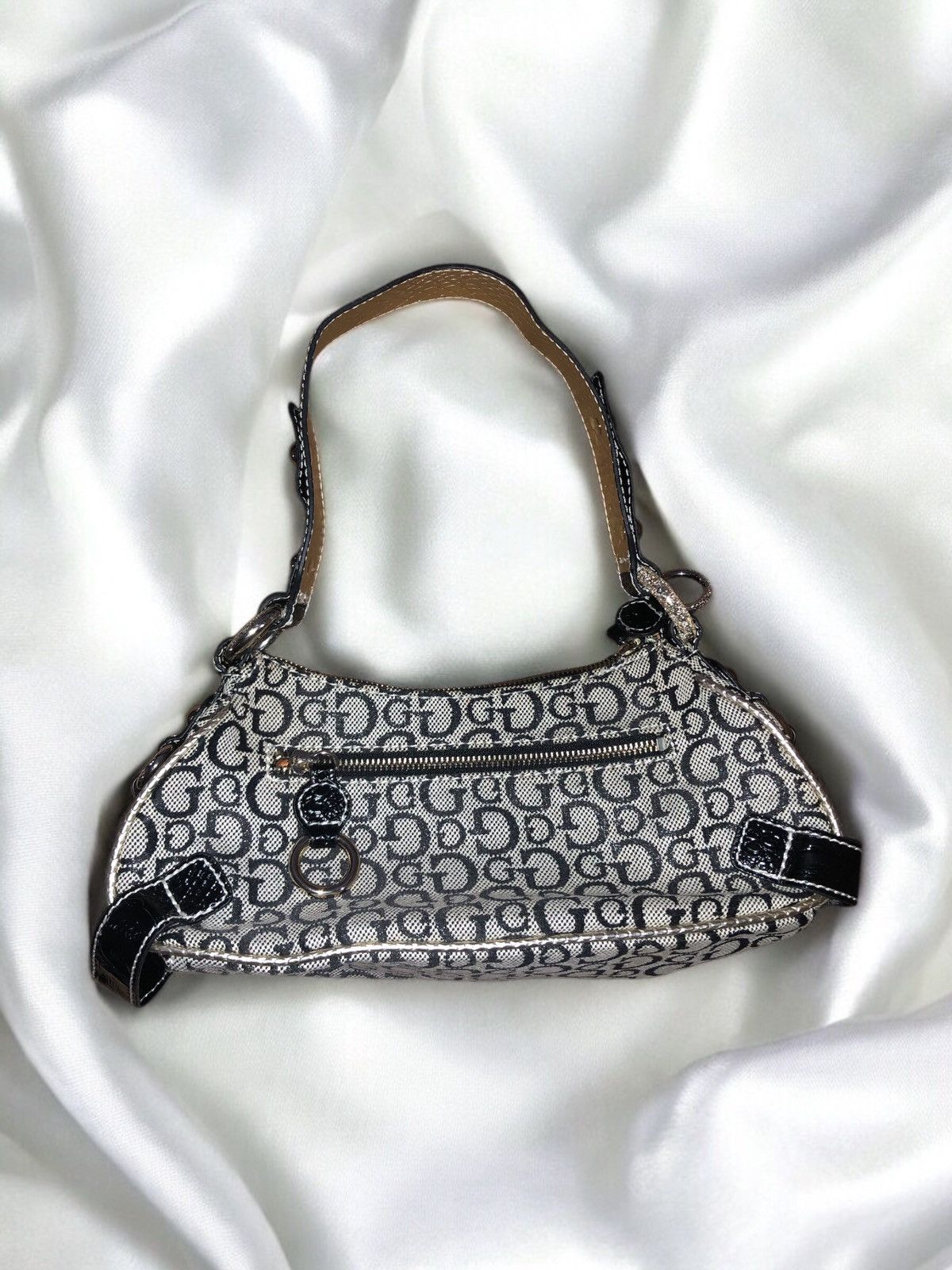 Guess GUESS Vintage 90s 2000s Y2k Signature Shoulder Bag Size ONE SIZE - 8 Thumbnail