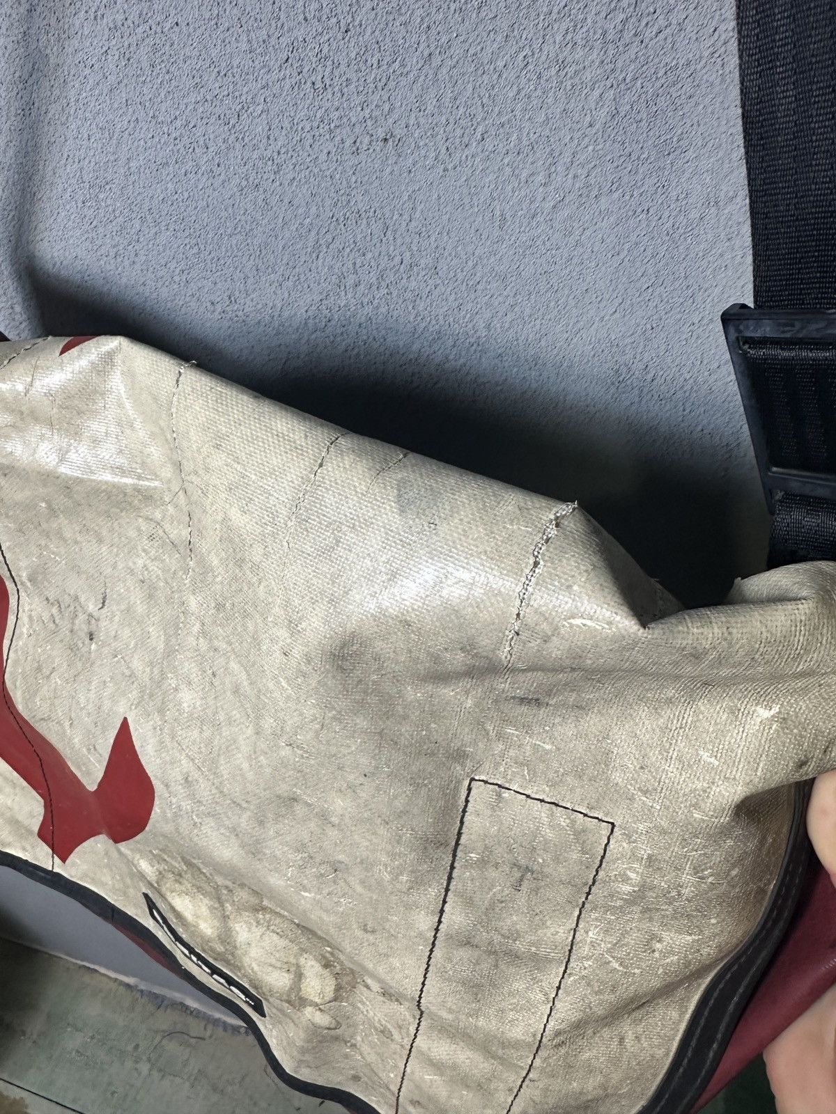 Freitag × Vintage Vintage Freitag Recycled Distressed Shoulder Bag Size ONE SIZE - 3 Thumbnail
