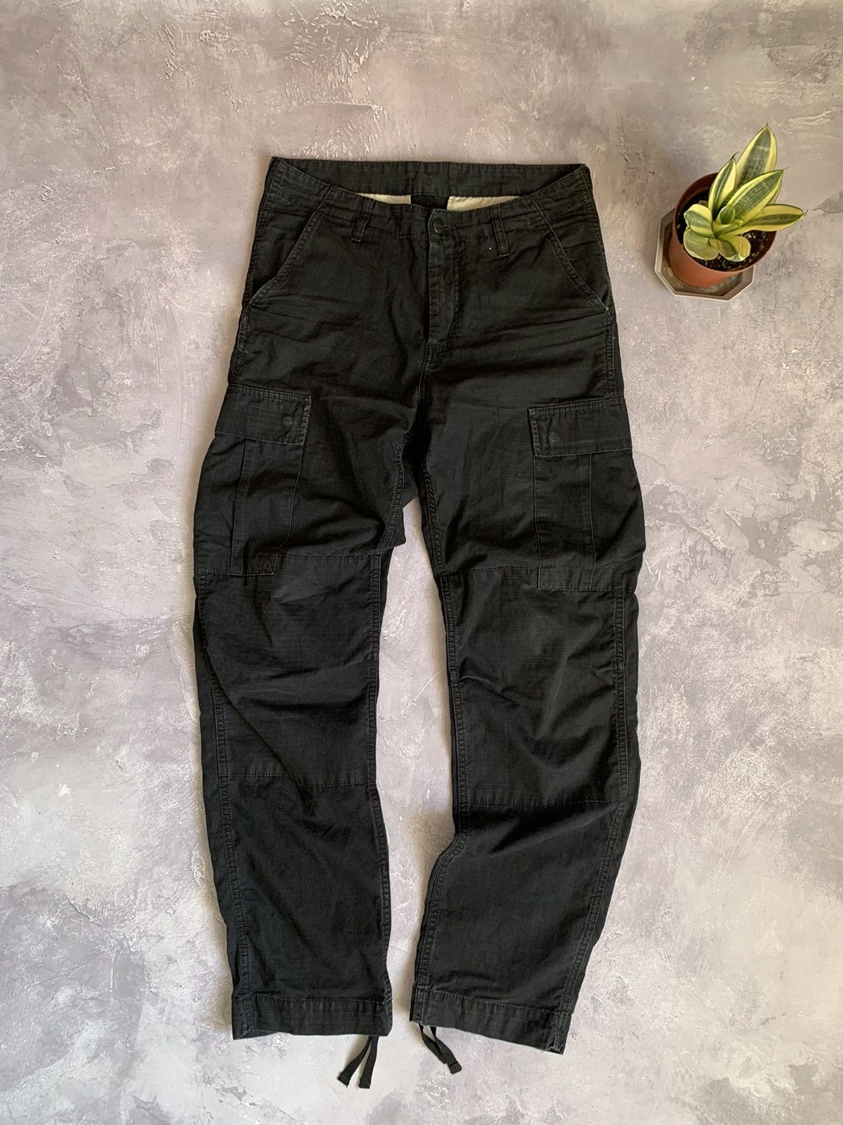 Carhartt 👀VINTAGE CARHARTT WIP FADED REGULAR CARGO PANTS BLACK Size US 29 - 2 Thumbnail