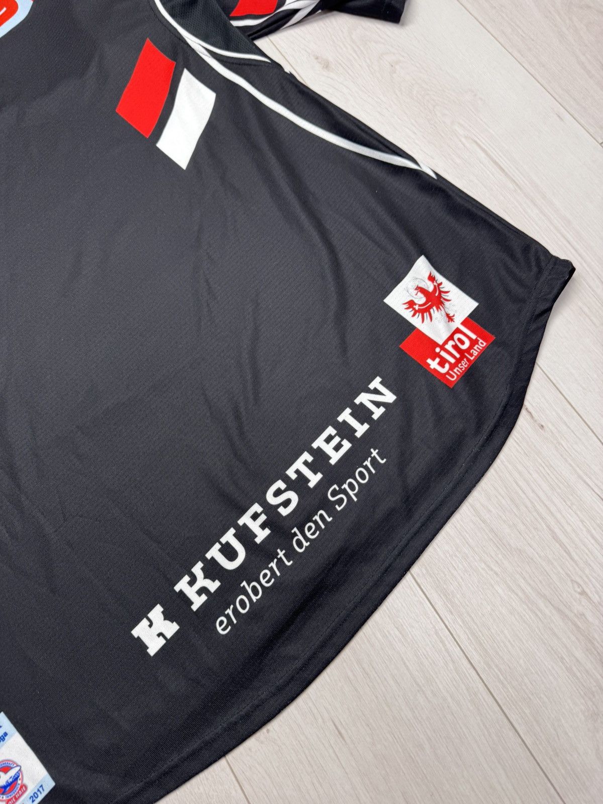 Other HC Tiroler Wasserkraft Innsbruck Die Haie 2016-17 Size US XL / EU 56 / 4 - 15 Thumbnail