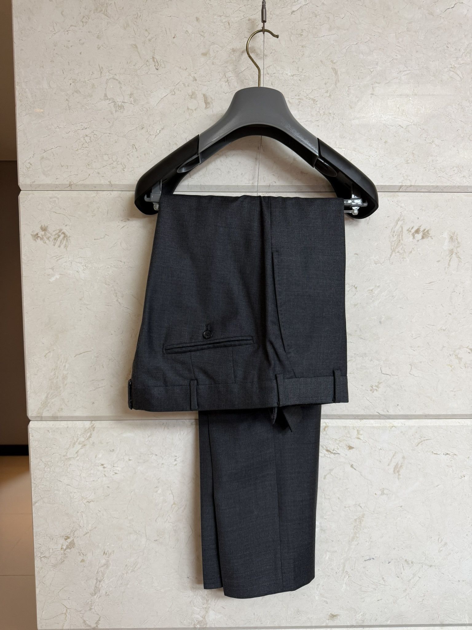 Tom Ford TOM FORD / Windsor Fit Mid-Grey Wool Suit US 38 / EU 48 Size 38S - 10 Thumbnail
