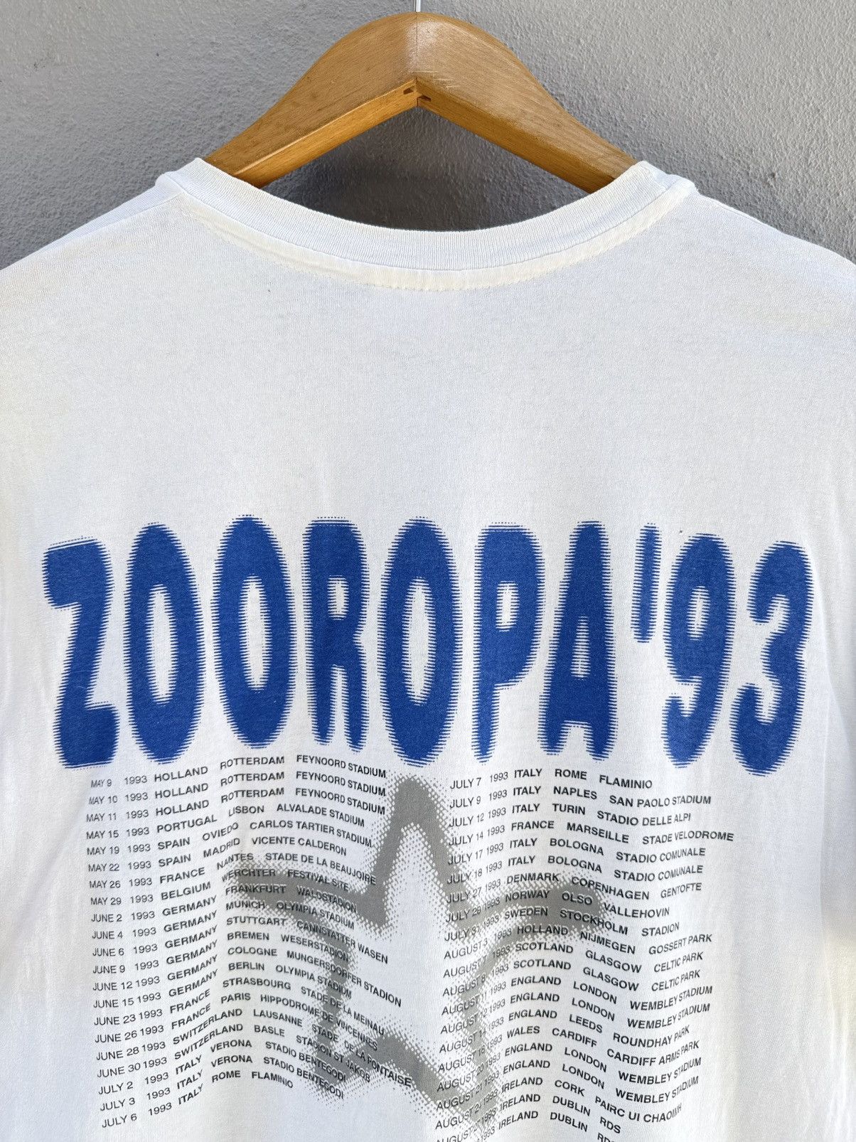 Band Tees Thrashed Paint Vintage 90s U2 Zooropa Winterland Faded Tee Size US XL / EU 56 / 4 - 14 Thumbnail