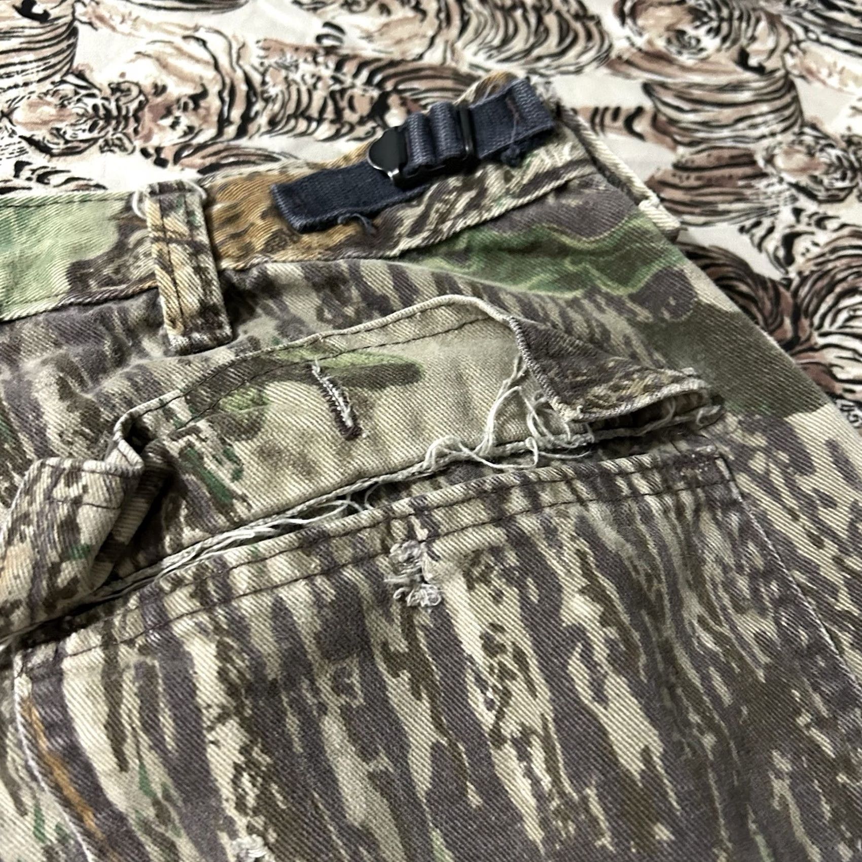 AMO VINTAGE Realtree camo cargo pants Men Regular 30in Inseam Brown 90s M Medium Cargo Pants Mens Size US 31 - 3 Thumbnail