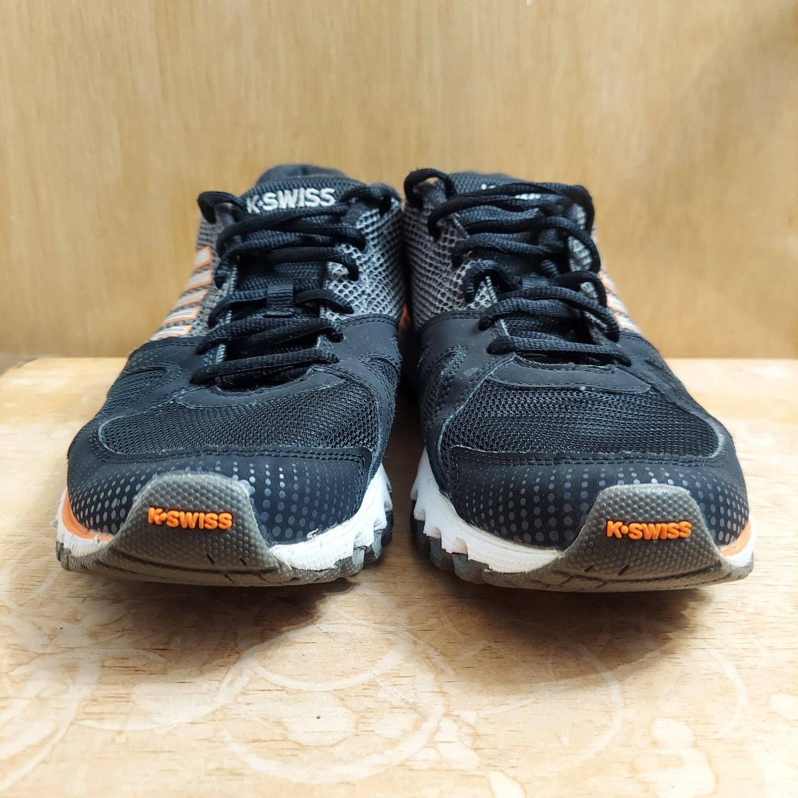 K-Swiss K-Swiss Men's US 11.5 Black Orange Cross Training Shoes EUC Size US 11.5 / EU 44-45 - 4 Thumbnail