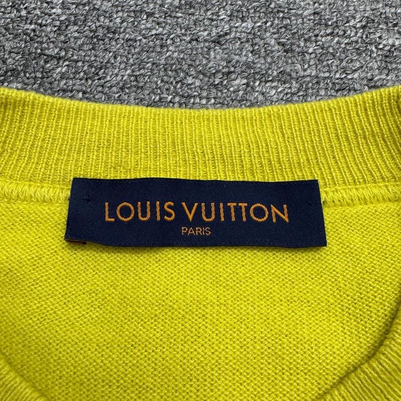 Louis Vuitton Louis Vuitton Solid cashmere sweater Nextarrow-2505 Size US L / EU 52-54 / 3 - 2 Thumbnail