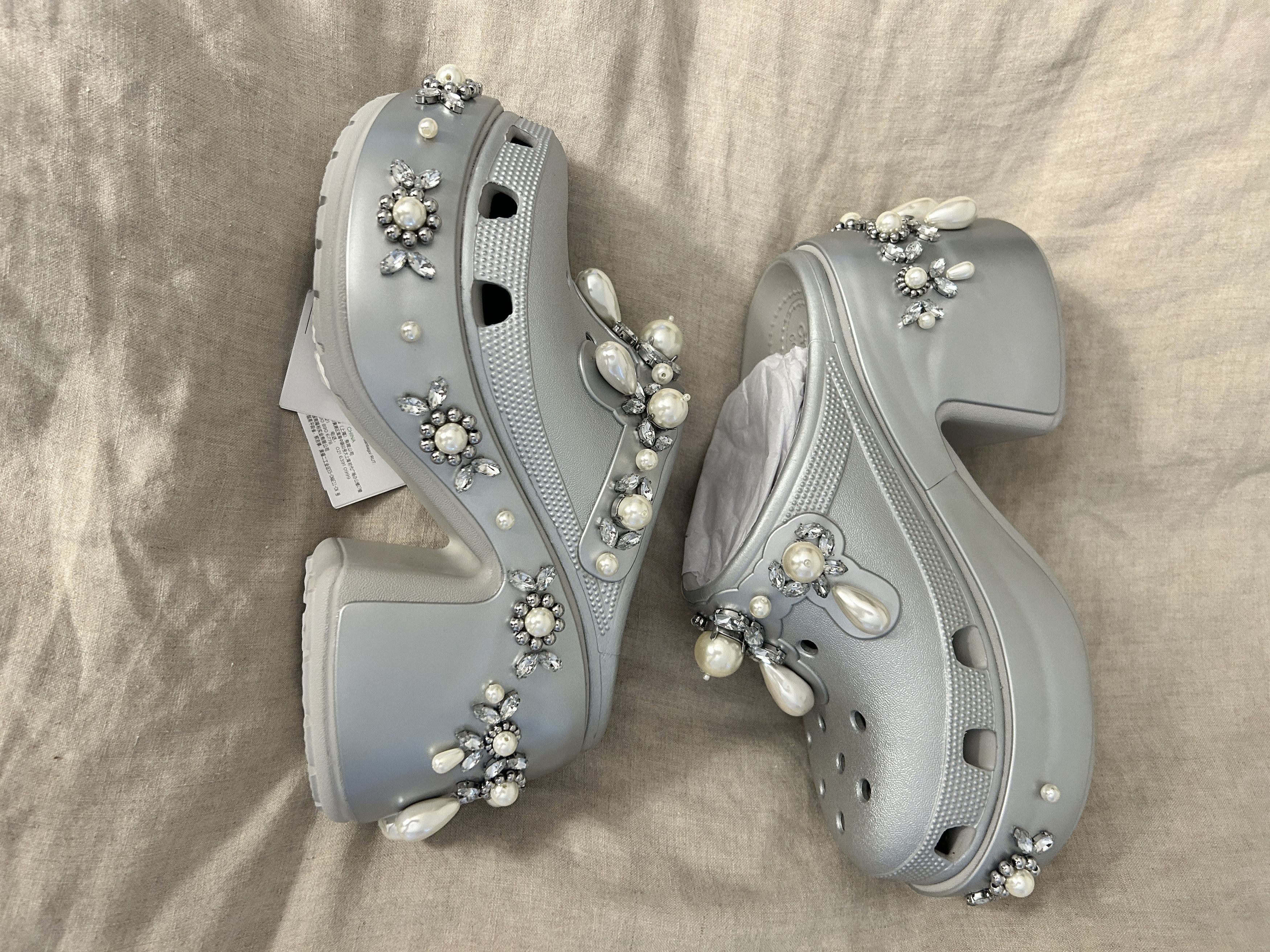 Crocs × Simone Rocha Crocs Siren Clog Simone Rocha Silver Size US 7 / IT 37 - 4 Thumbnail