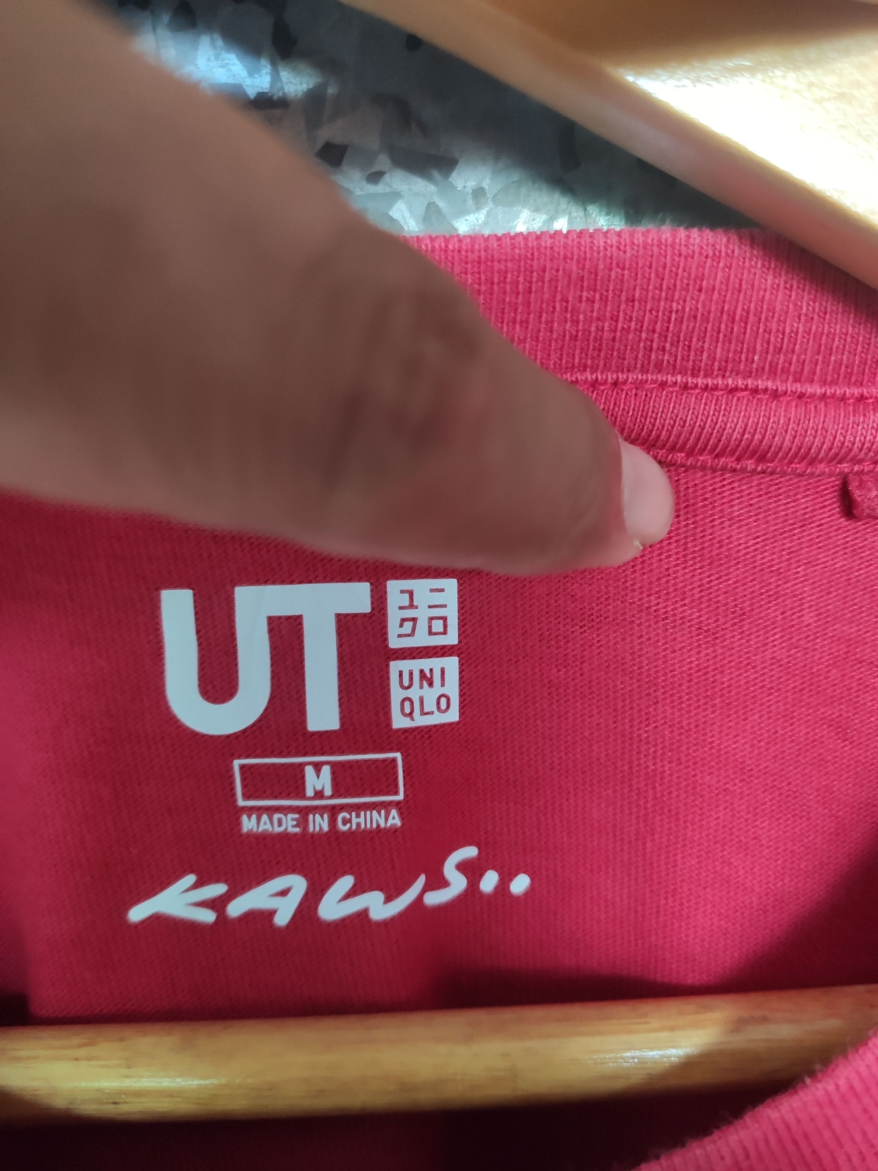 Kaws × Uniqlo 🔥 Uniqlo X Kaws t shirt Size US M / EU 48-50 / 2 - 5 Thumbnail