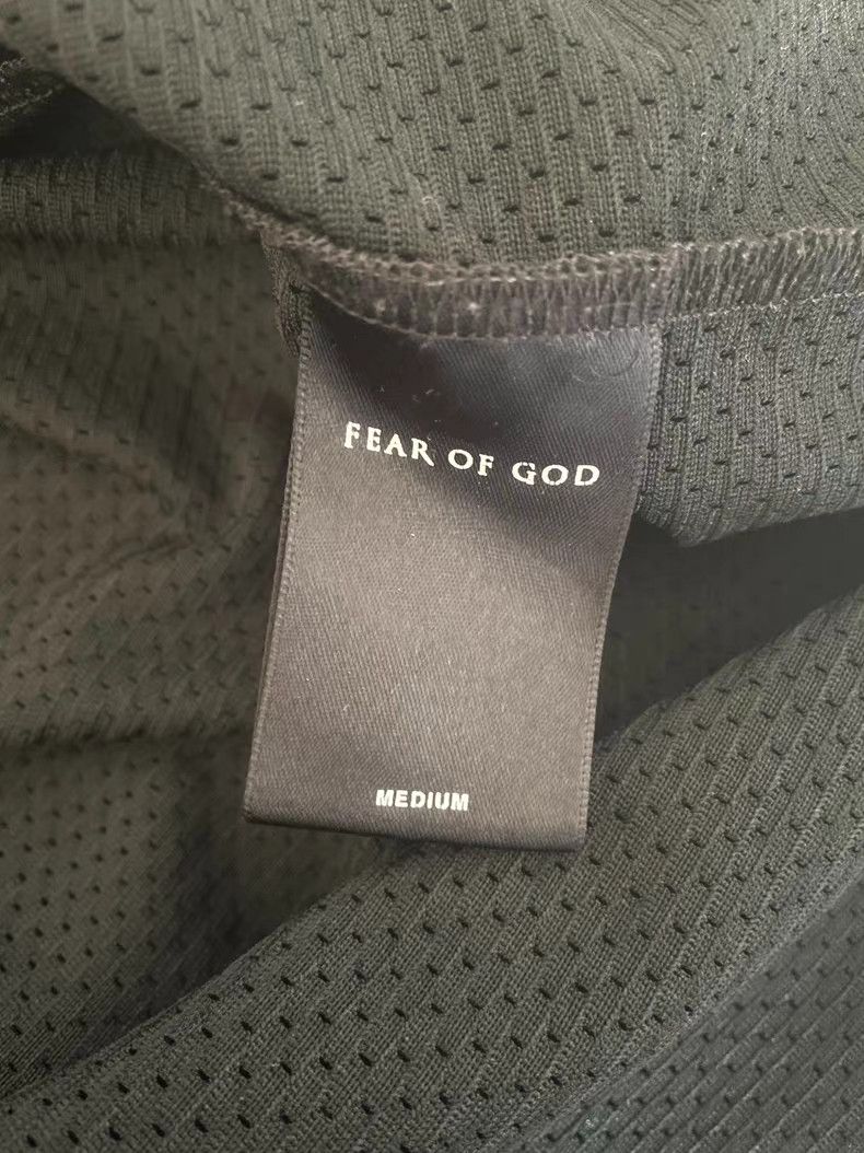 Fear of God Fear of God FOG Cutout Long Sleeve T-shirt Size US M / EU 48-50 / 2 - 2 Thumbnail