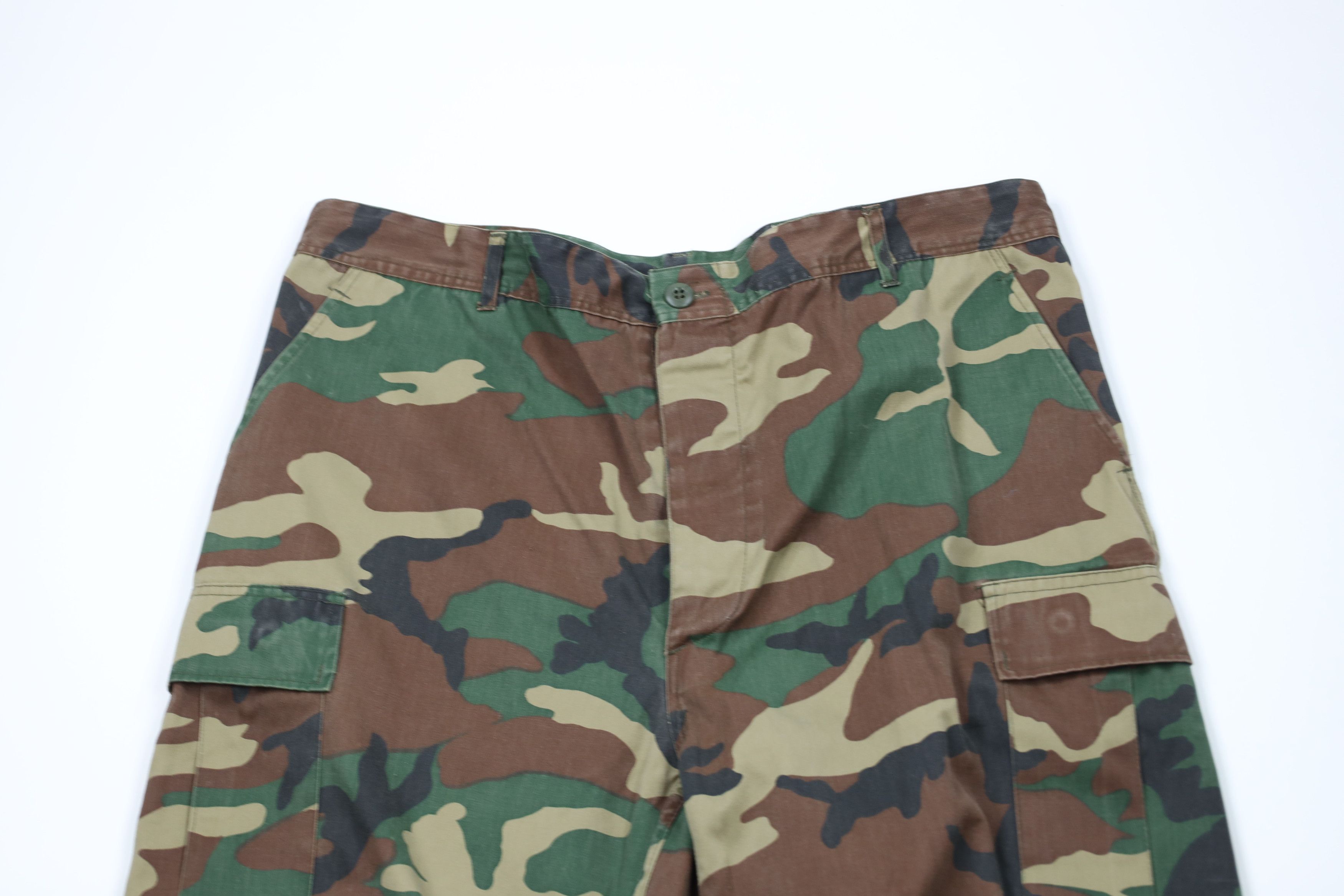 Vintage Vintage 90s Streetwear Wide Leg Woodland Camouflage Pants Size US 38 / EU 54 - 2 Thumbnail