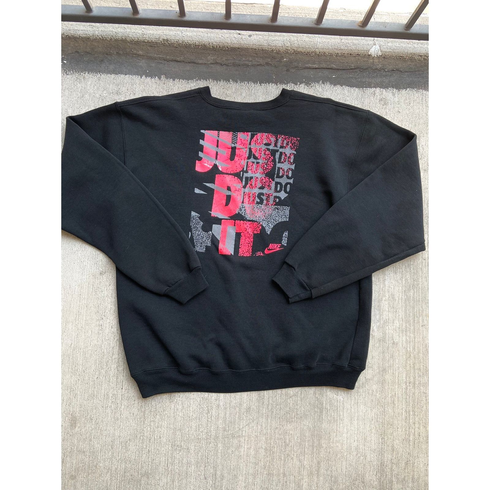 Nike × Vintage Vintage 90’s Nike Grey Tag Black Pink Sweatshirt Made in USA Size US L / EU 52-54 / 3 - 4 Thumbnail