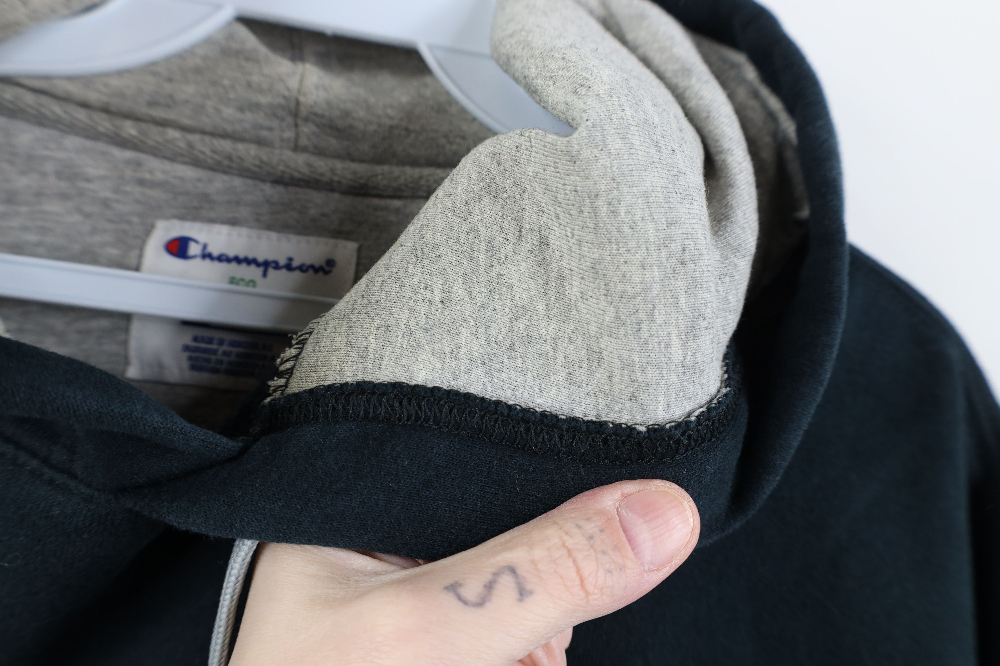 Champion Vintage Y2K Champion Classic Logo Hoodie Sweatshirt Black Size US L / EU 52-54 / 3 - 9 Thumbnail