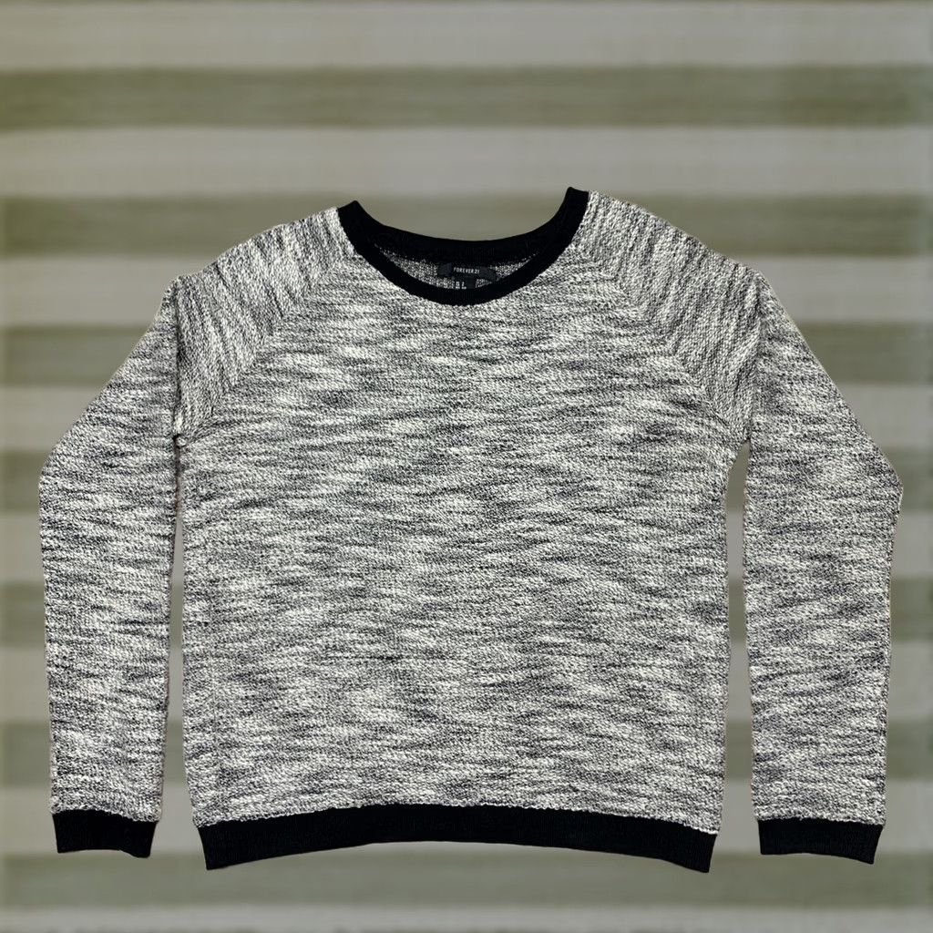 Forever 21 FOREVER 21 Sweater Pullover Size Small Black White Gray Casual Lightweight Women Knit Multicolor Solid Long Sleeve Crew Neck Pullover Traditional Size S / US 4 / IT 40 - 1 Thumbnail