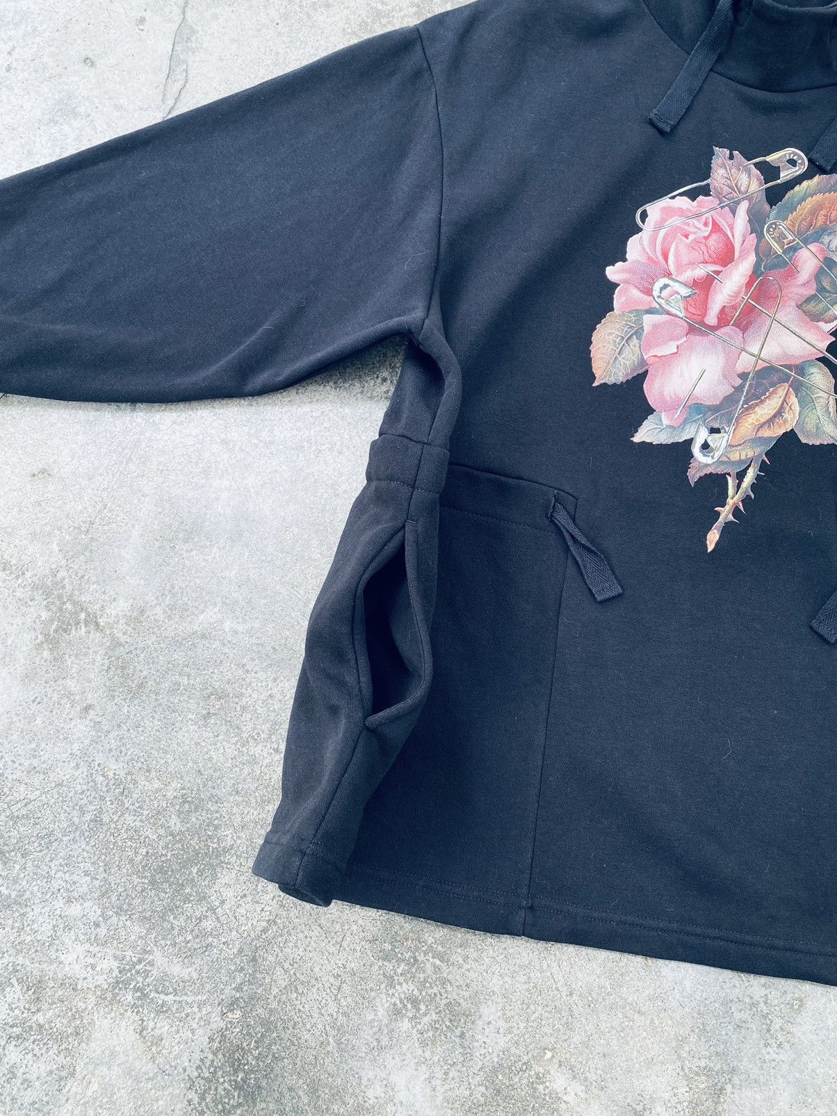 GU × Undercover Undercover Gu Broken Flowers Oversized Hoodie Size US L / EU 52-54 / 3 - 8 Thumbnail