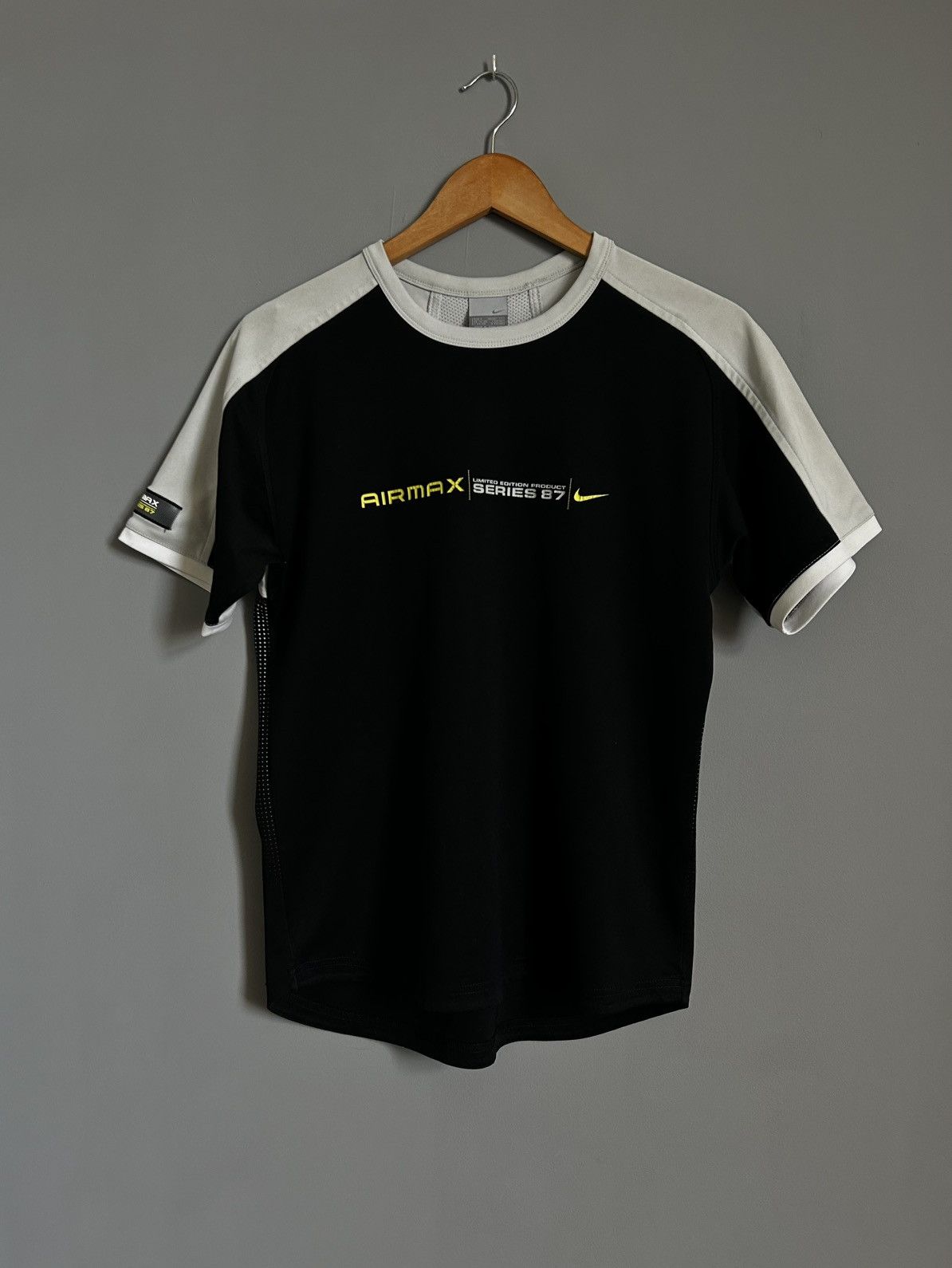 Nike × Vintage Nike Vintage Air Max Big Logo T-shirt Size US S / EU 44-46 / 1 - 1 Thumbnail