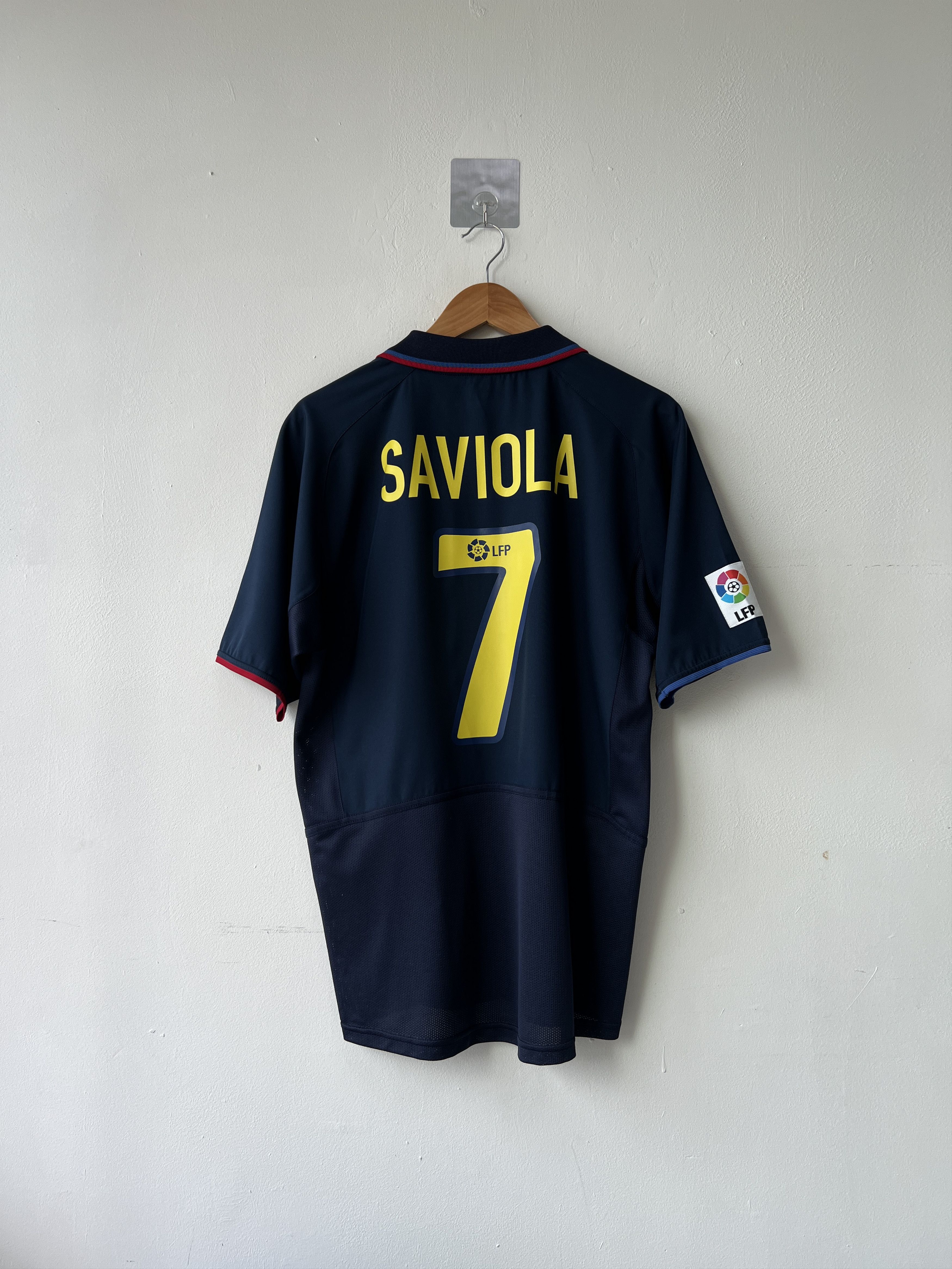 Nike (M) Barcelona 2002-04 Away Kit Saviola #7 Size US M / EU 48-50 / 2 - 1 Thumbnail