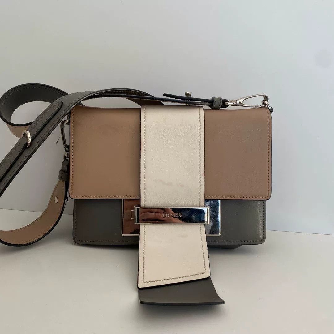 Prada Pre-loved Bag Very good condition Size ONE SIZE - 1 Thumbnail