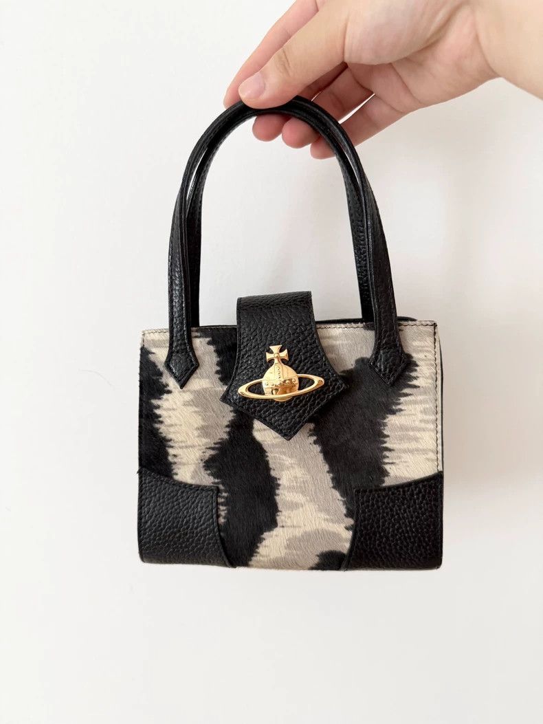 Vivienne Westwood Vivienne Westwood size os Black and white leopard print hor Size ONE SIZE - 2 Thumbnail