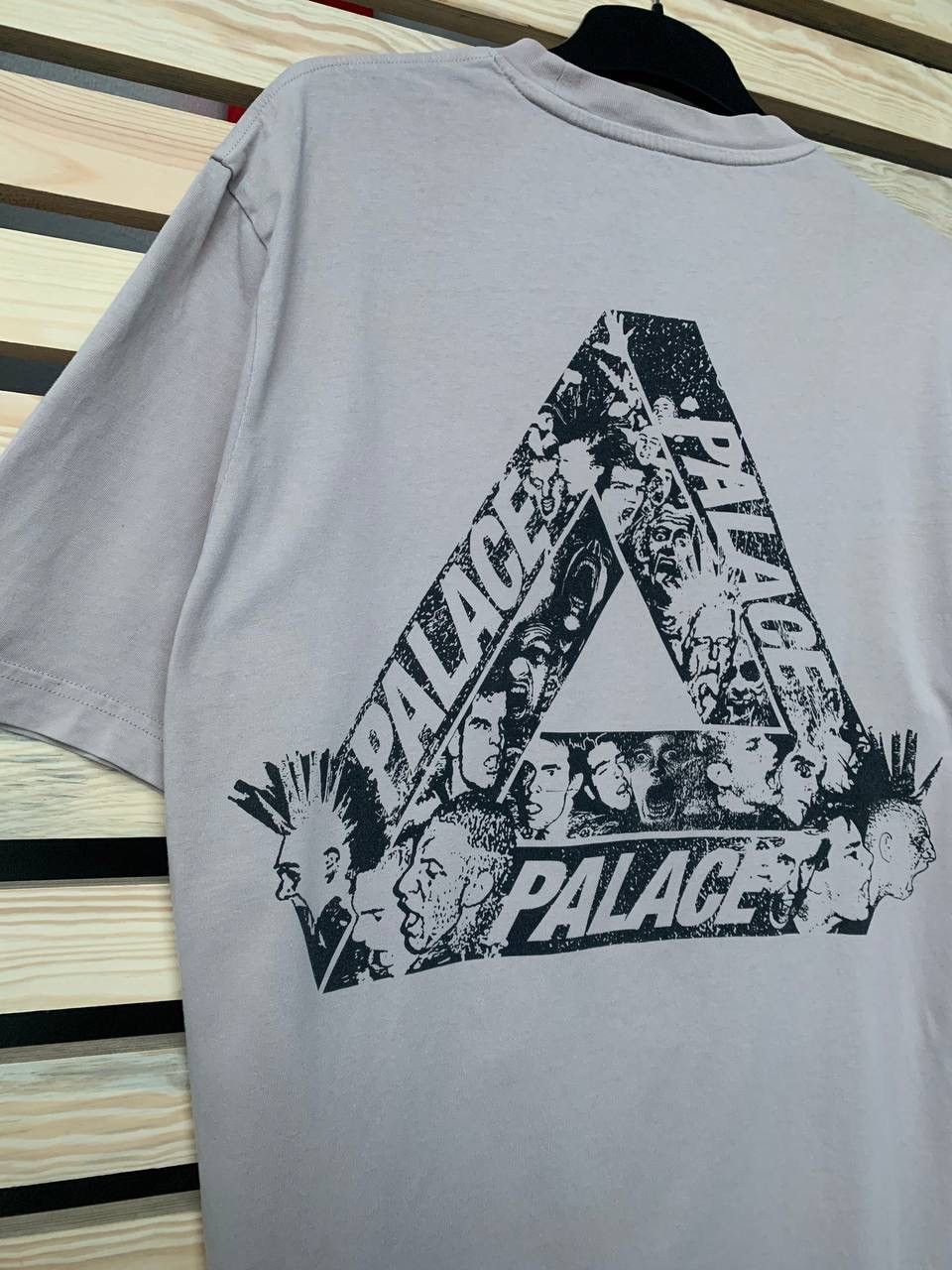 Palace Palace Tri Heads T-Shirt - L Size US L / EU 52-54 / 3 - 3 Thumbnail
