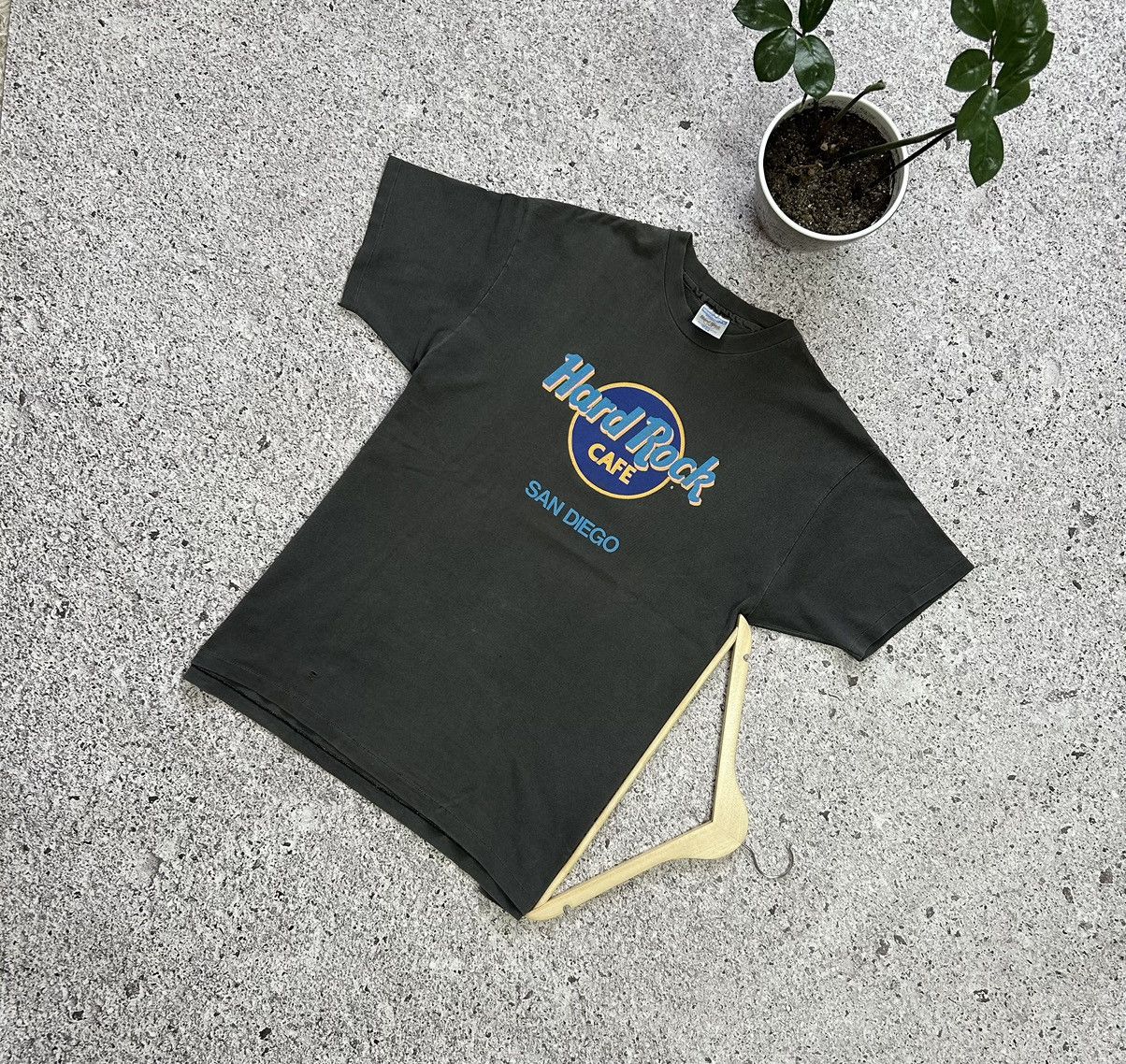 Hard Rock Cafe × Vintage Vintage 90’s Hard Rock Cafe San Diego USA Retro T-shirt Size US XL / EU 56 / 4 - 1 Thumbnail