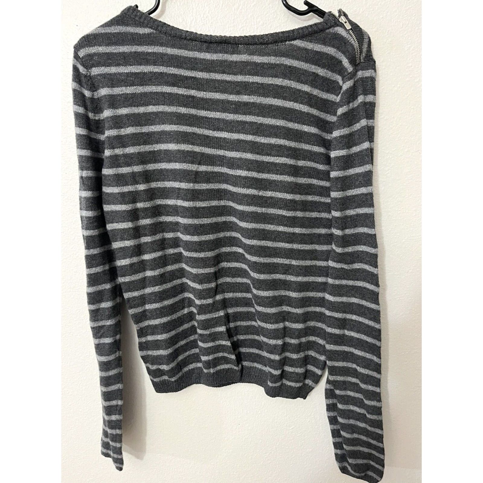 Gap Gap Pullover Sweater Women M Gray Striped Crew Neck Knit Relaxed Size M Size M / US 6-8 / IT 42-44 - 2 Thumbnail