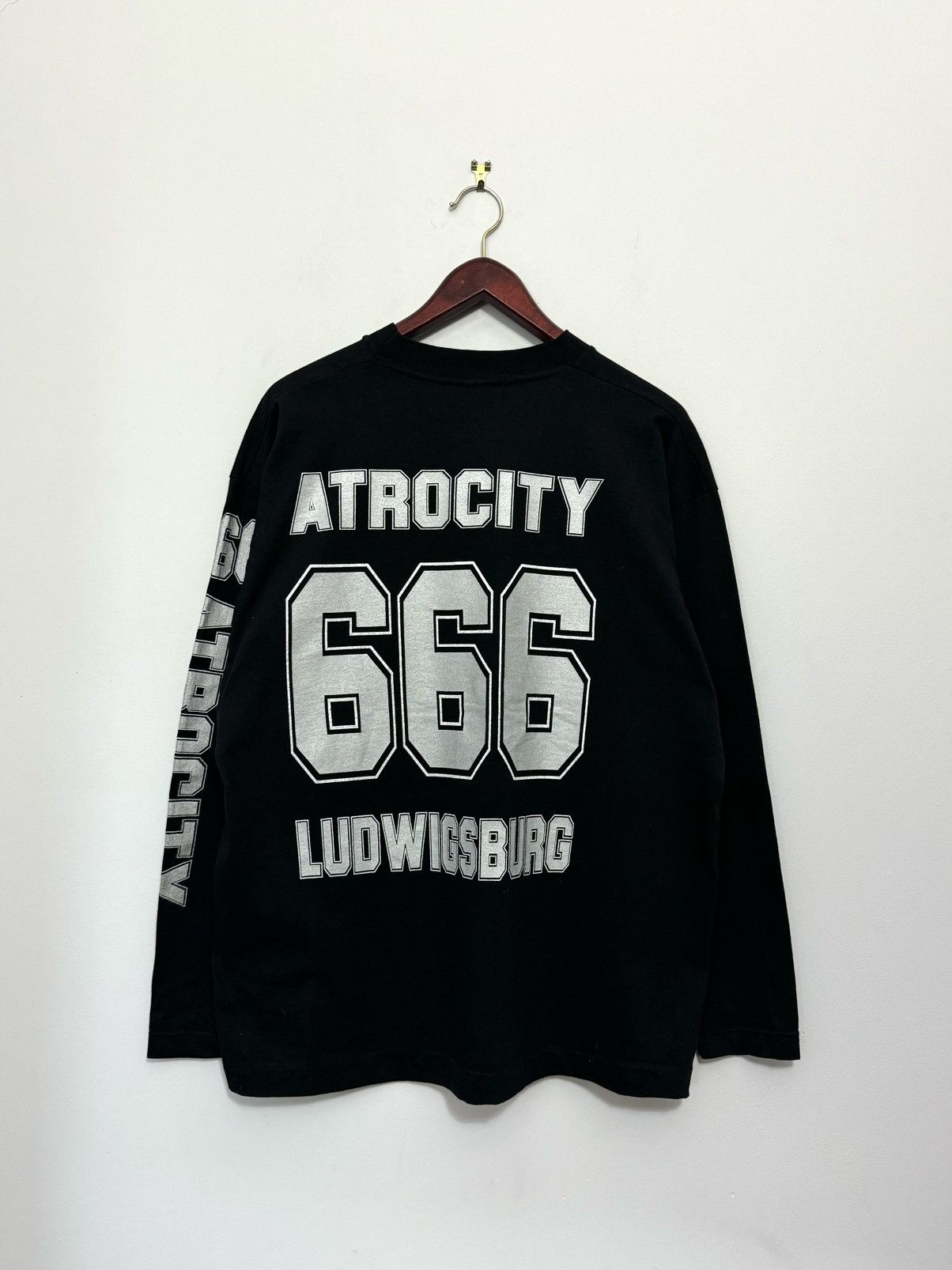 Band Tees Vintage Atrocity Ludwigsburg Vampires Long sleeve T-shirt Size US XL / EU 56 / 4 - 4 Thumbnail