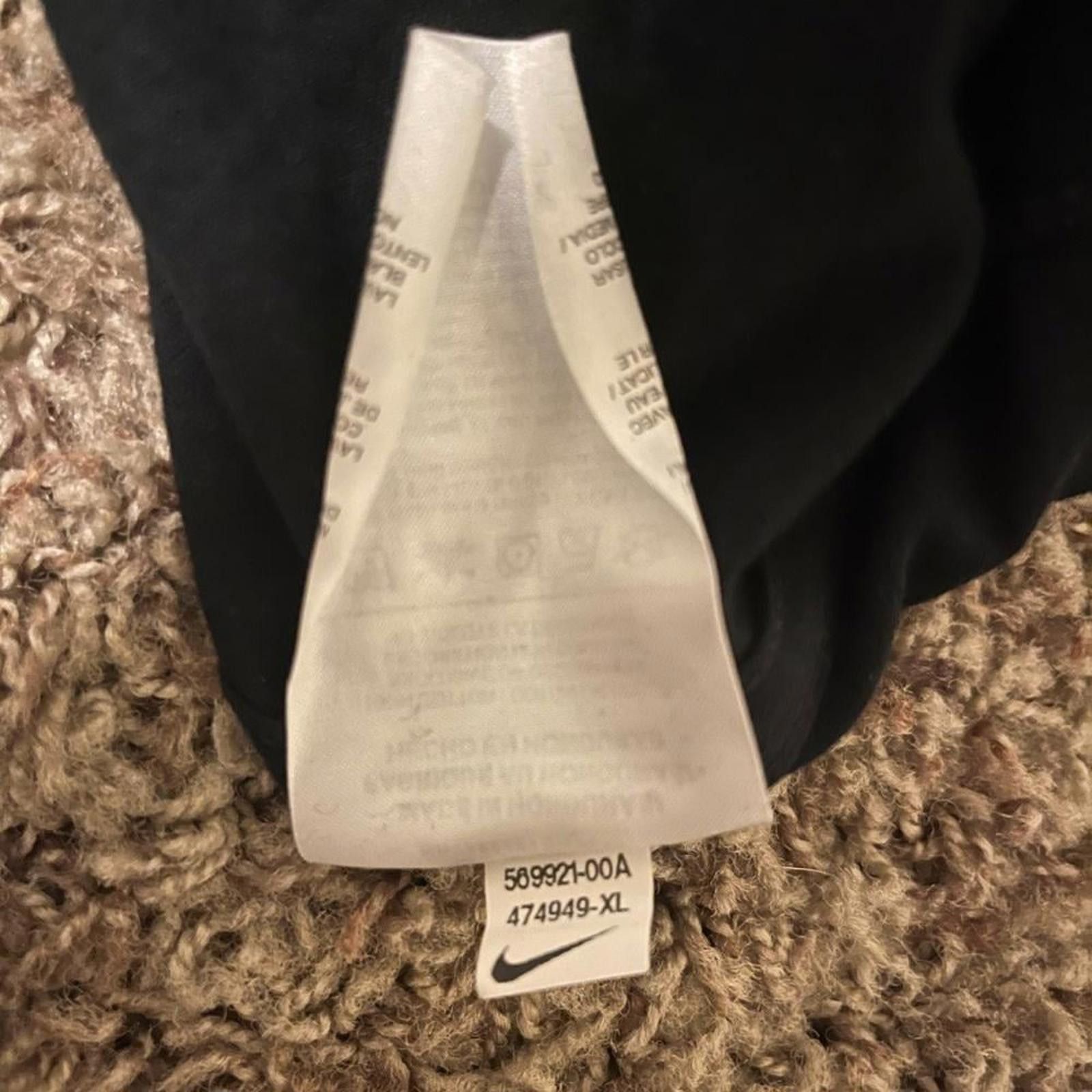 Nike Nike The Van Elfs Employee Exclusive Tee Size US XL / EU 56 / 4 - 5 Thumbnail