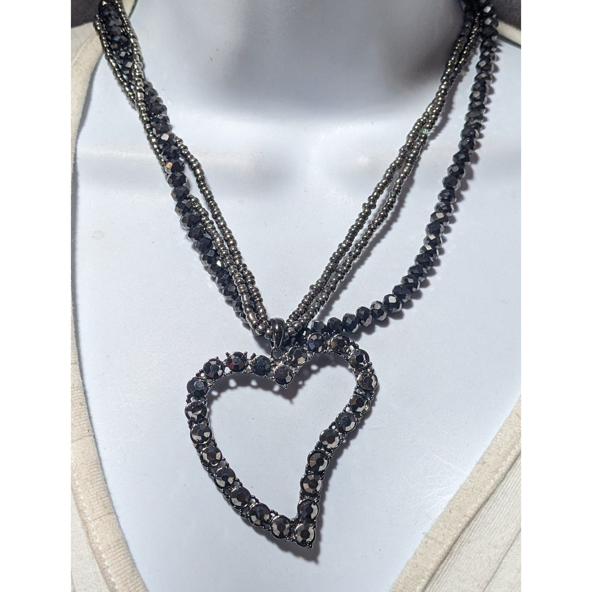 Other Glam Goth Rhinestone Open Heart Beaded Necklace Size ONE SIZE - 5 Thumbnail