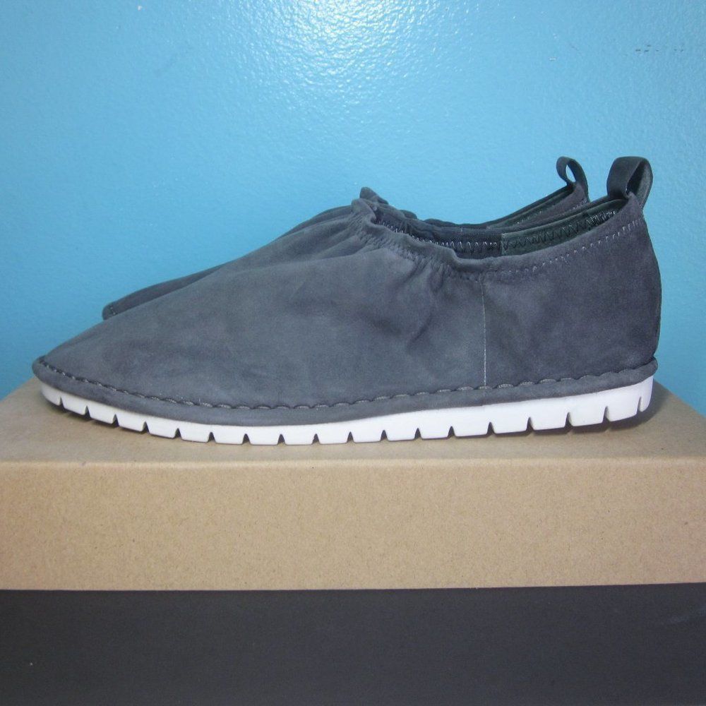 Danier Kelsi Dagger "Royce" Slip On Suede 39 Size 8.5 New in Box Size US 8.5 / IT 38.5 - 2 Thumbnail