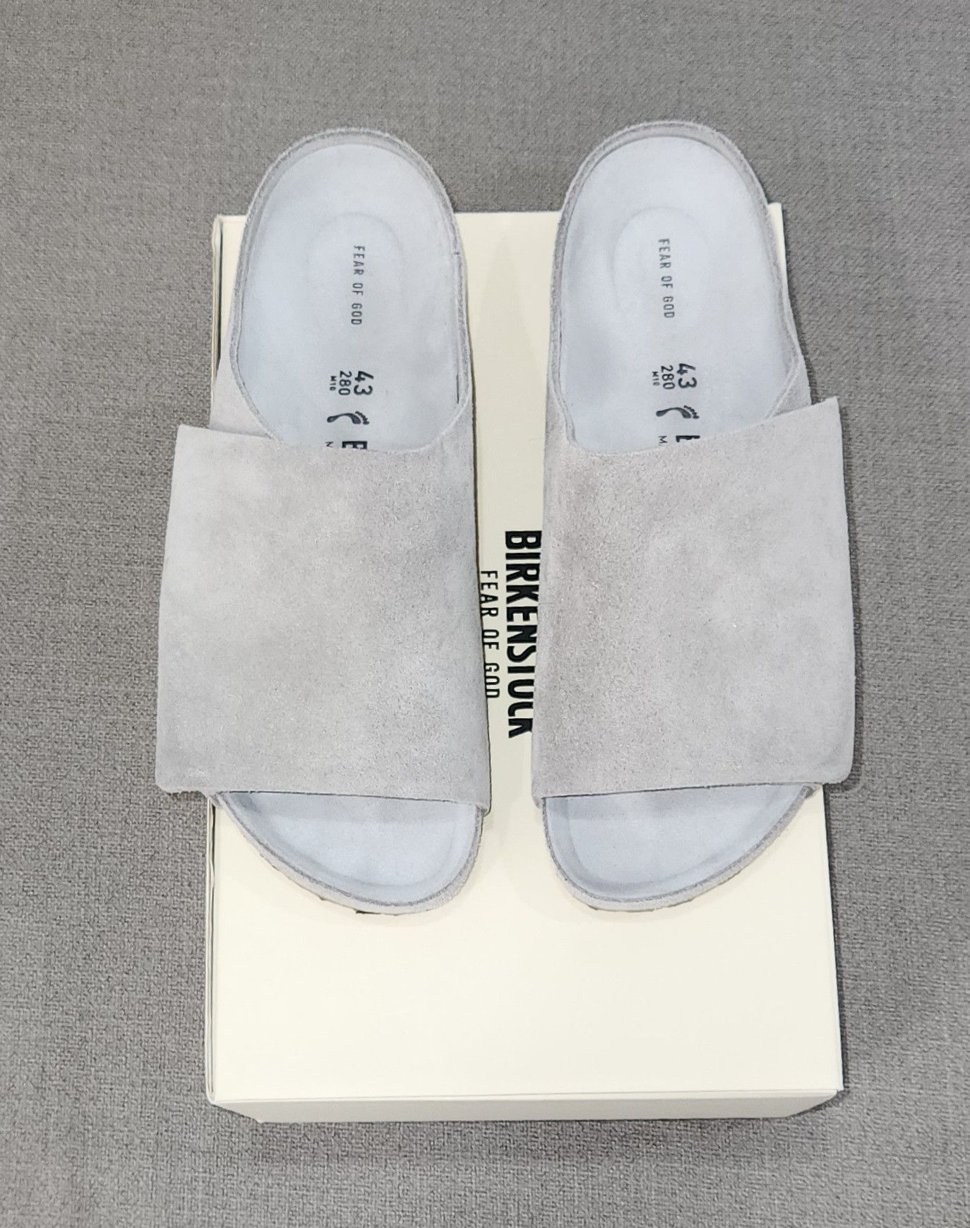サンダル FEAR OF GOD Men Sandals FGE280 8104SUE 977 Beige Fear of God | shop online at BIRKENSTOCK