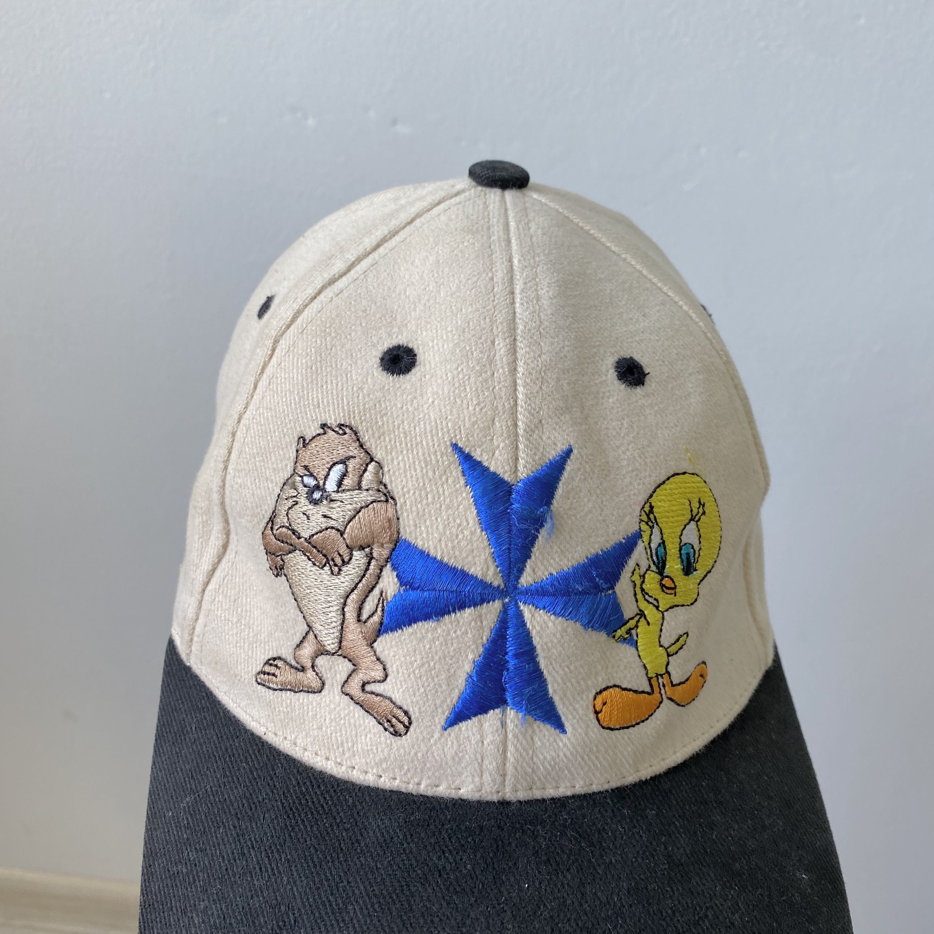 Warner Bros Vintage 90s Looney Tunes Cap Malta Taz Tweeety Disney Size ONE SIZE - 2 Thumbnail