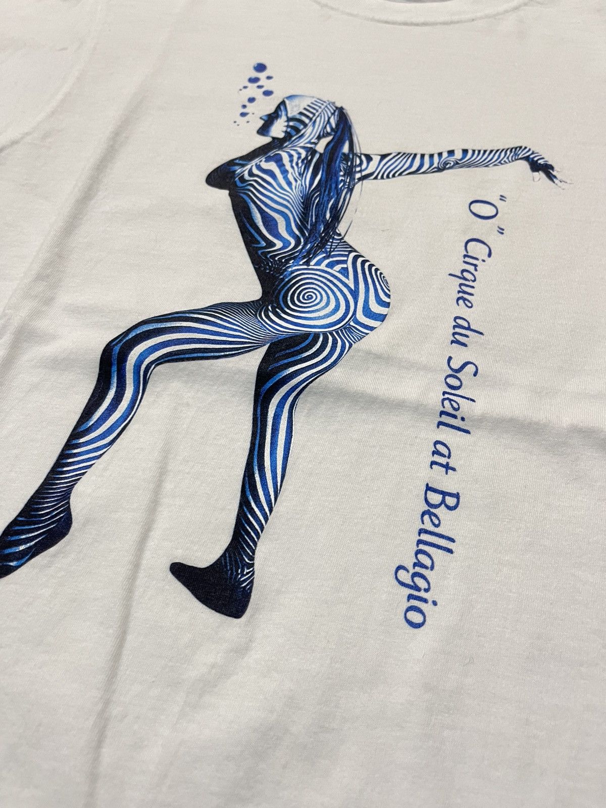 Arts & Science RARE VINTAGE "O" Cirque du Soleil Las Vegas Graphic Tee Size US M / EU 48-50 / 2 - 4 Thumbnail
