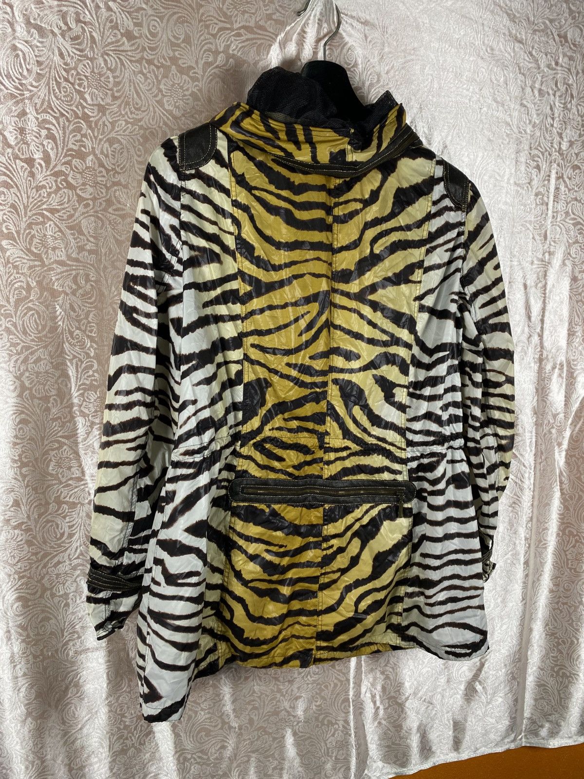Japanese Brand Vintage La Moda Goji Tiger Print Jacket Y2K Animal Pattern Size L / US 10 / IT 46 - 11 Thumbnail