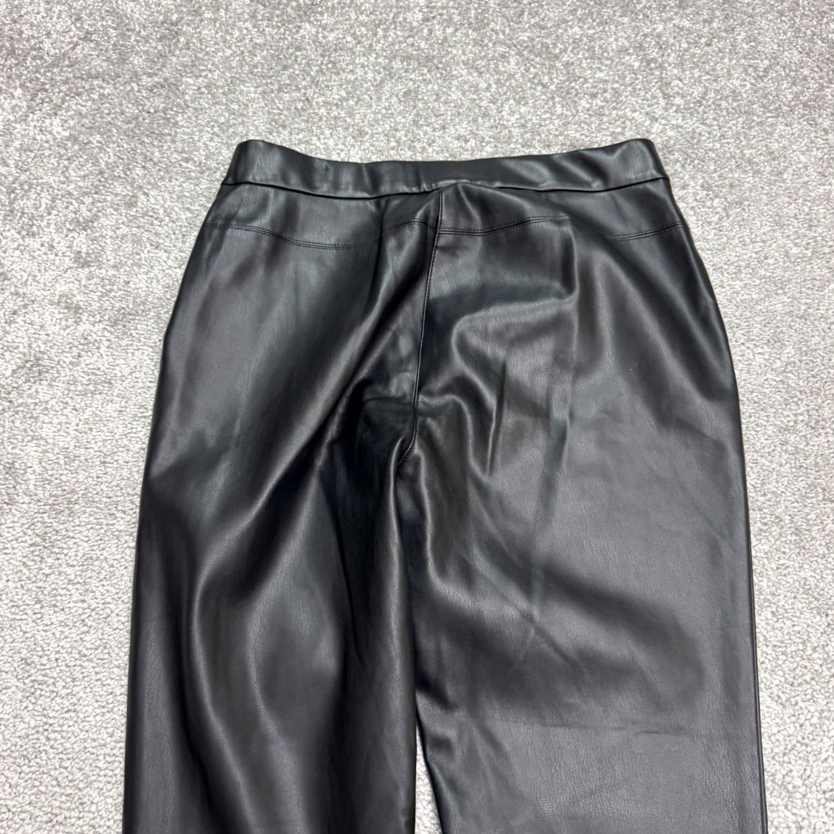 Andrew Marc Marc New York Andrew Marc Faux Leather Straight Leg Trouser Pants Women XS Black Size 26" / US 2 / IT 38 - 4 Thumbnail
