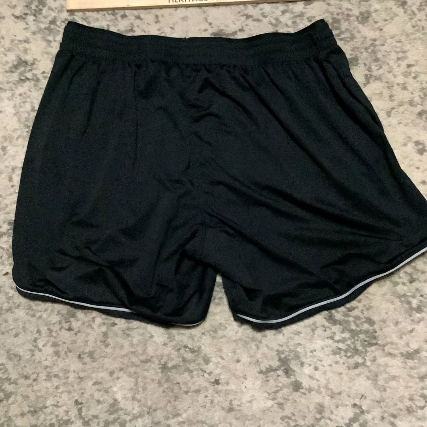 Under Armour Under Armour Shorts Women L Black Loose Athletic Training Active Gym Running Size 36" / US 14 / IT 50 - 5 Thumbnail