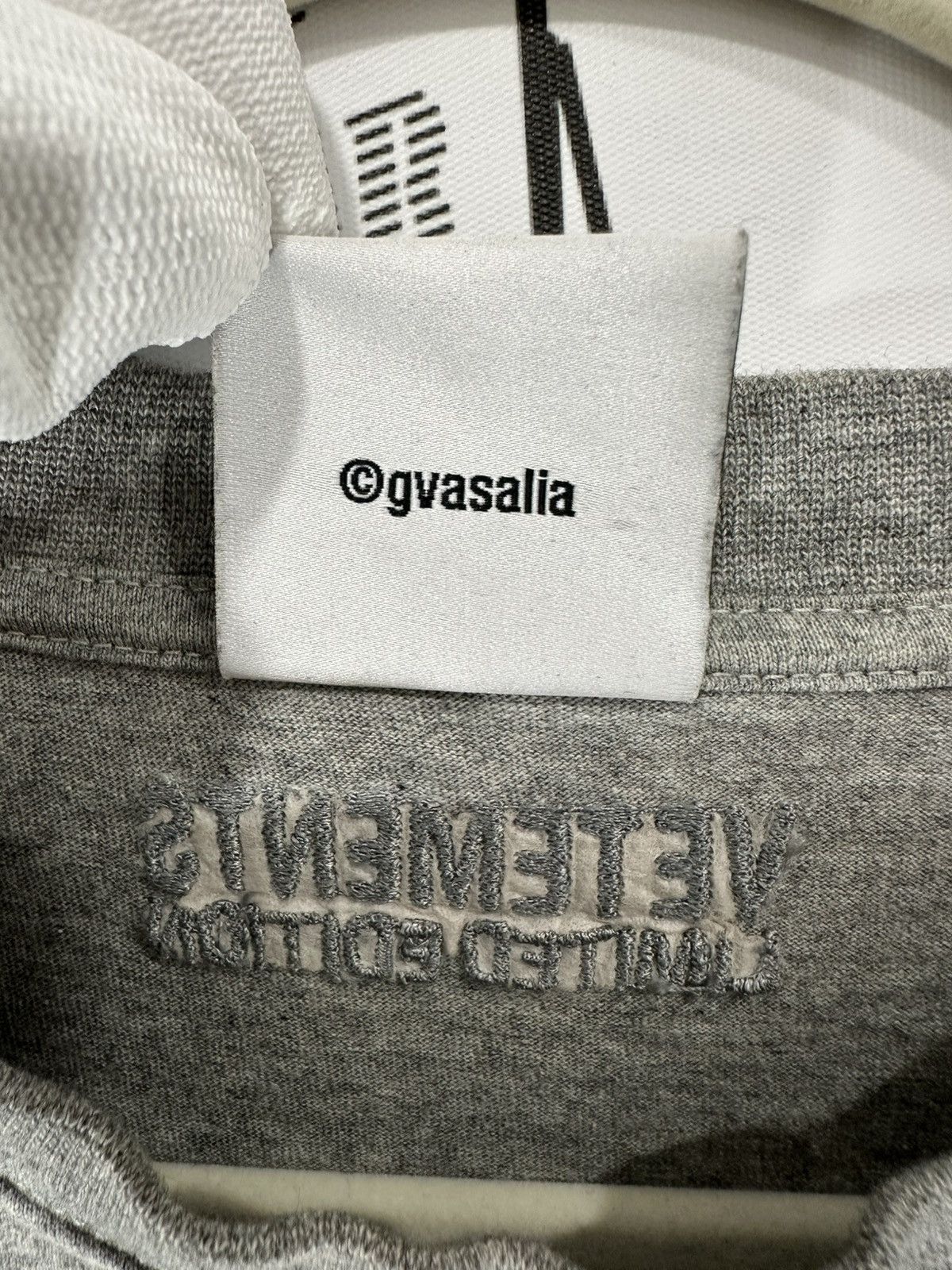 Vetements Vetements Classic Tee Shirt Grey Small Size US S / EU 44-46 / 1 - 6 Thumbnail