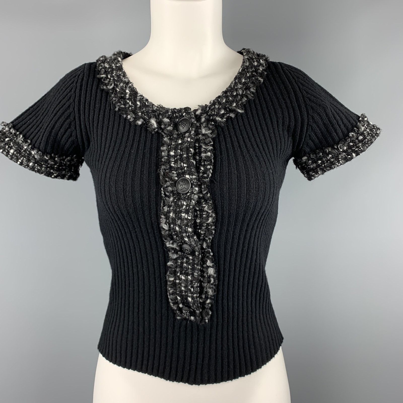 Carolina Herrera CAROLINA HERRERA Size 6 Black Wool Blend Gray Trim Pullover Size M / US 6-8 / IT 42-44 - 1 Thumbnail