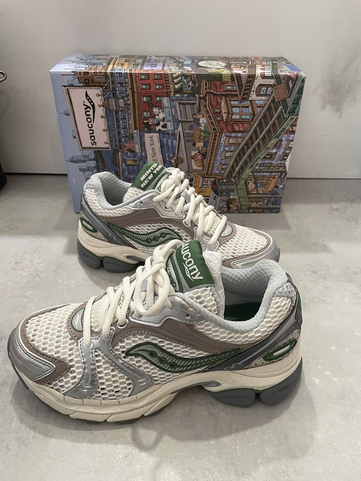 Saucony Saucony ProGrid Triumph 4 Minted NY Size US 5 / IT 35 - 2 Thumbnail