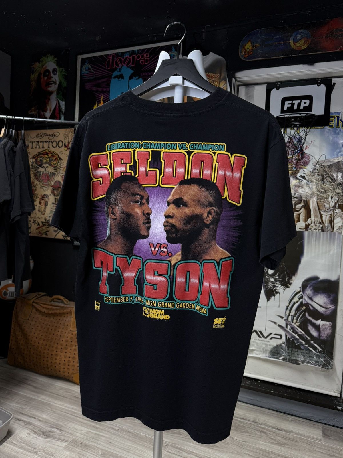 Vintage Vintage 1996 Mike Tyson Boxing Tee Shirt Men’s Large Size US L / EU 52-54 / 3 - 1 Thumbnail