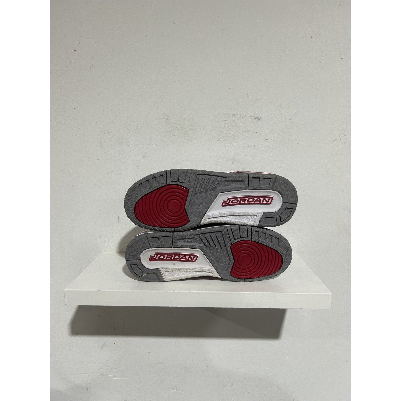 Jordan Brand JORDAN 3 RETRO CARDINAL RED SIZE 6Y PREOWNED Size US 6 / EU 39 - 3 Thumbnail