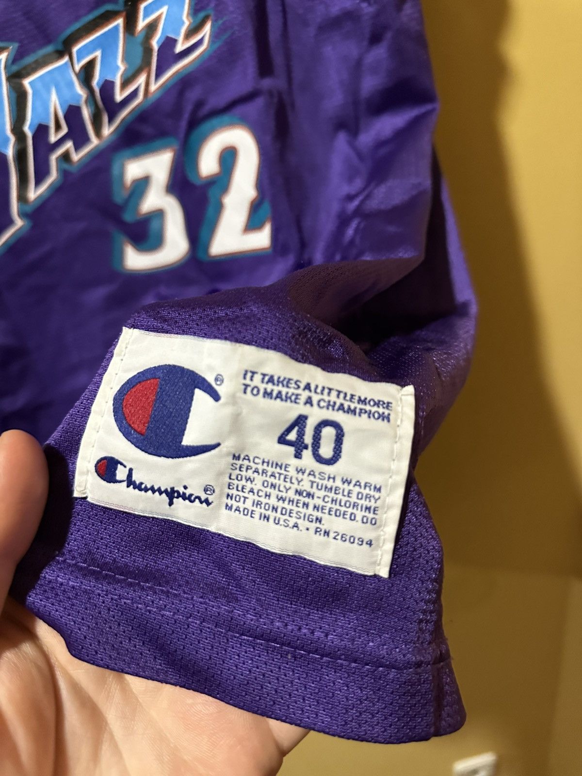 Champion × NBA VTG 90s Champion Utah Jazz #32 Karl Malone NBA Jersey Size US S / EU 44-46 / 1 - 2 Thumbnail