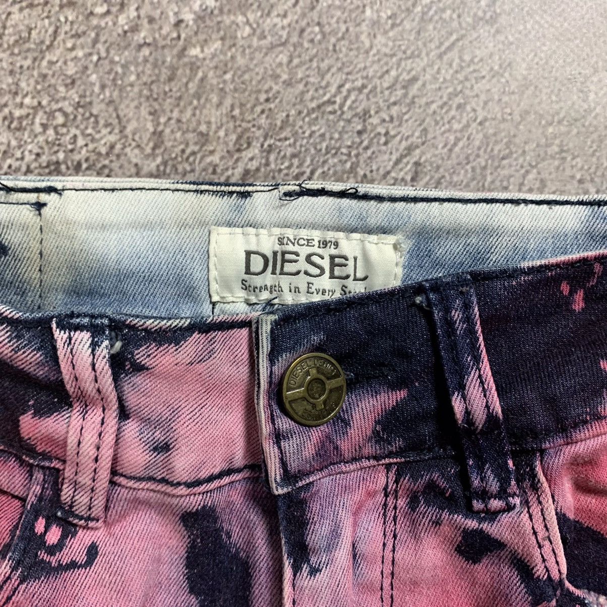 Vintage Y2K Diesel Distressed Shorts Sun Faded Thrashed Streetwear 2 Size 26" / US 2 / IT 38 - 4 Thumbnail