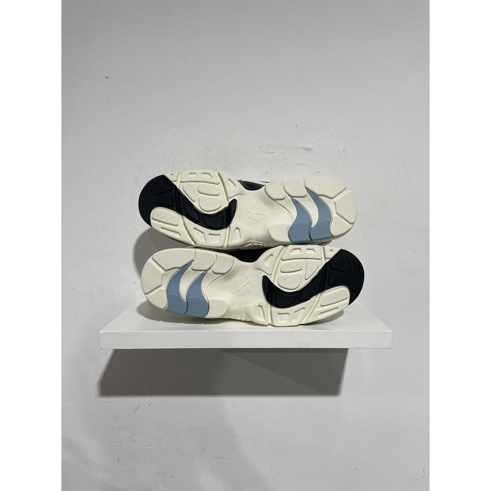 Nike NIKE AIR DIAMOND TURF MUST BE MONEY SIZE 14 NEW Size US 14 / EU 47 - 4 Thumbnail