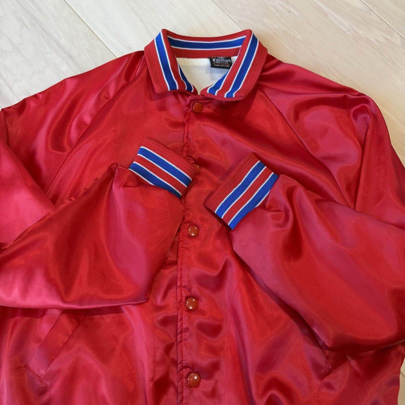 Vintage Vintage Music Unlimited Bomber Jacket S Red Satin 80s Movie Size US S / EU 44-46 / 1 - 4 Thumbnail