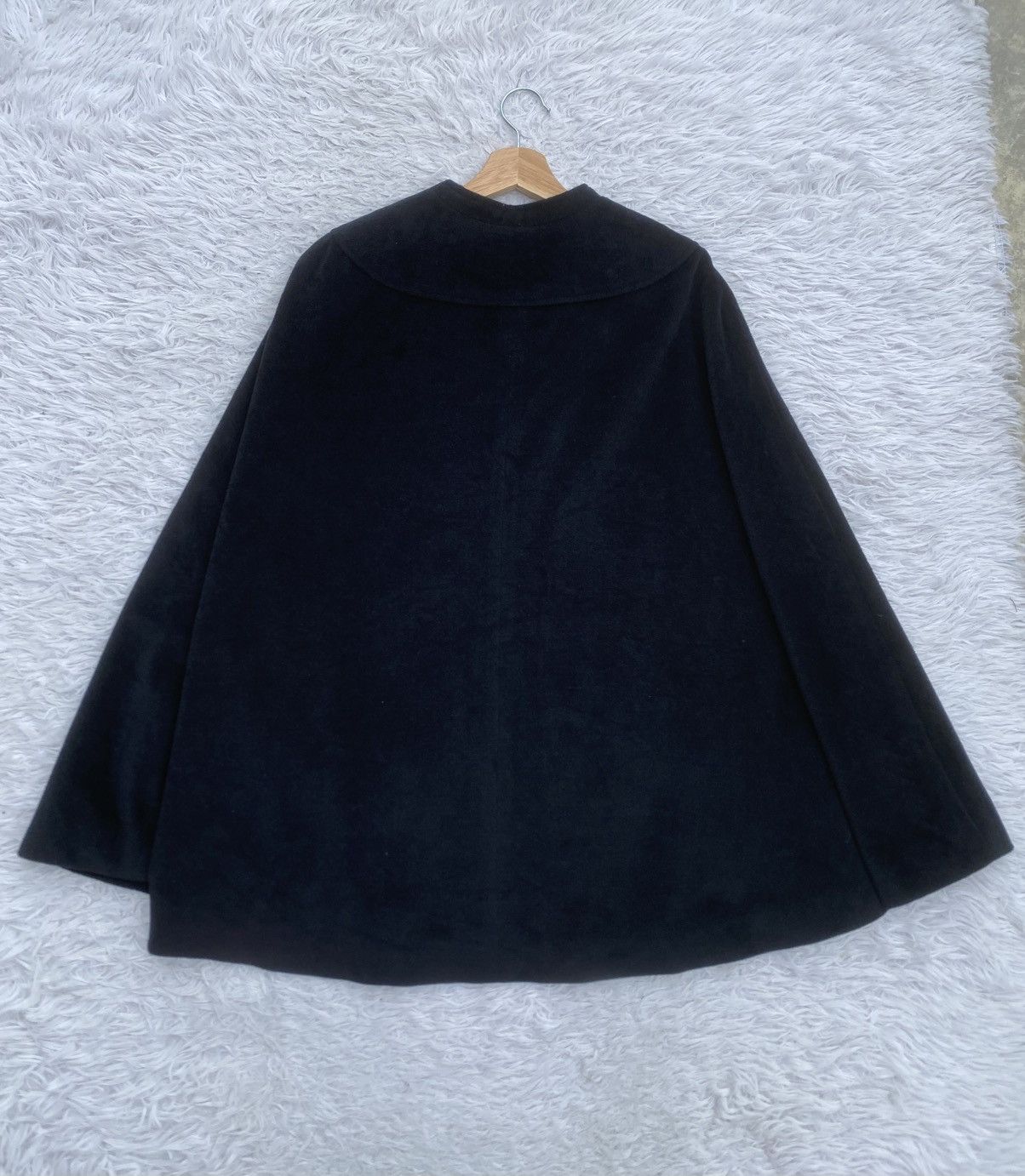 Givenchy Rare Vintage Luxury GIVENCHY Cape Coat Size M / US 6-8 / IT 42-44 - 15 Thumbnail