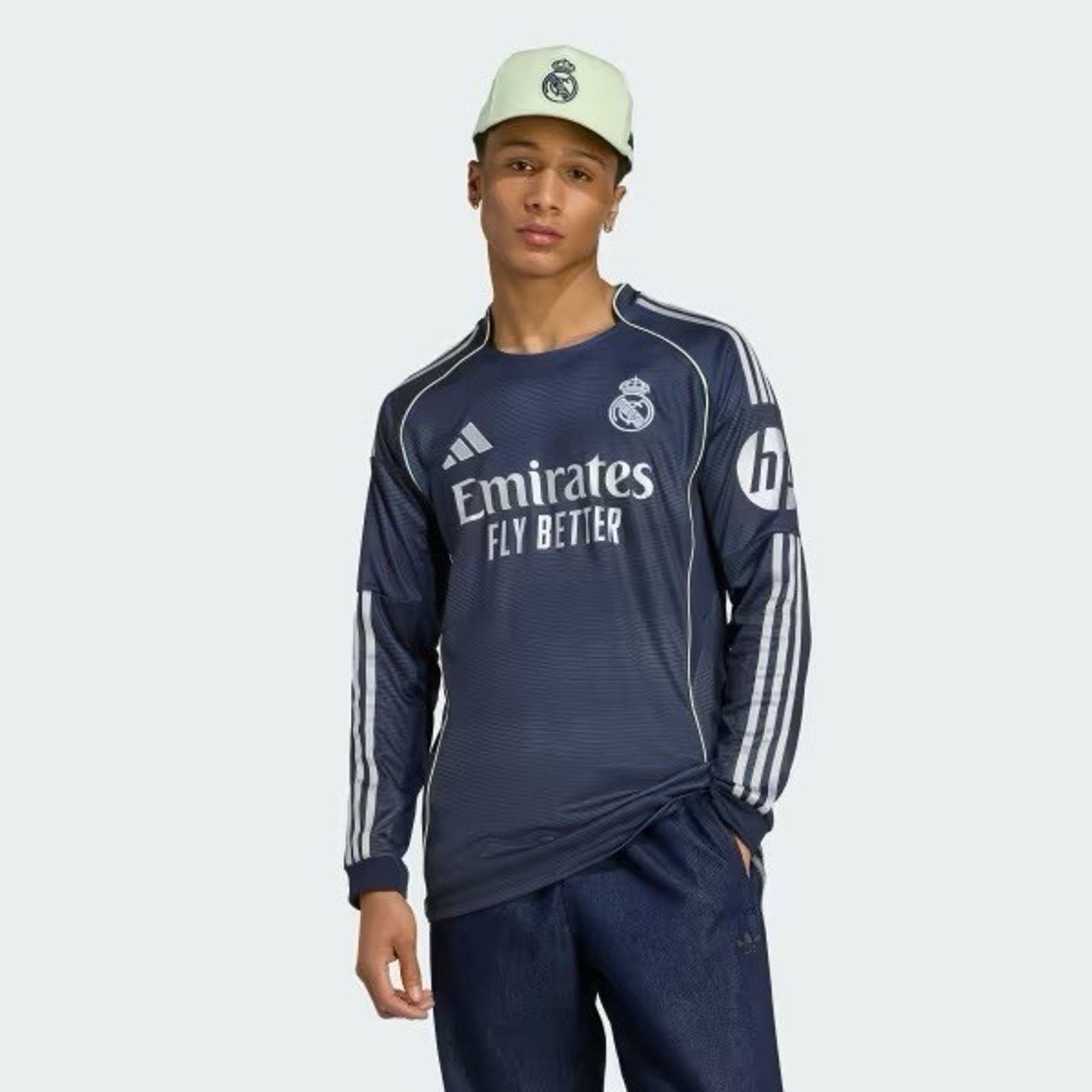Adidas Adidas Real Madrid 2025/26 Jersey XL Long Sleeve SlimFit NWT Size US XL / EU 56 / 4 - 3 Thumbnail