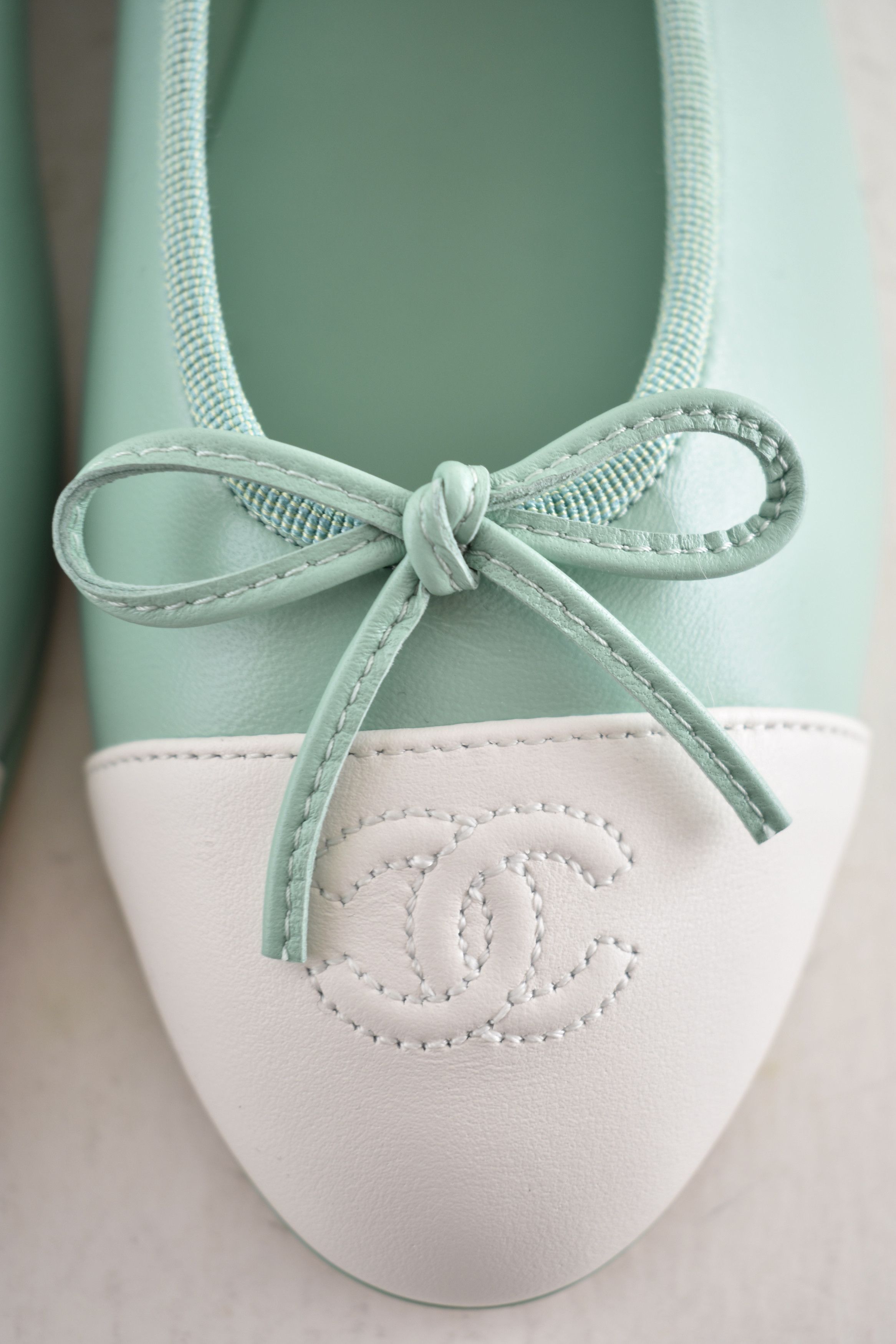 Chanel 26S Mint White Leather CC Logo Ballet Ballerina Flat 38 Size US 8 / IT 38 - 10 Thumbnail