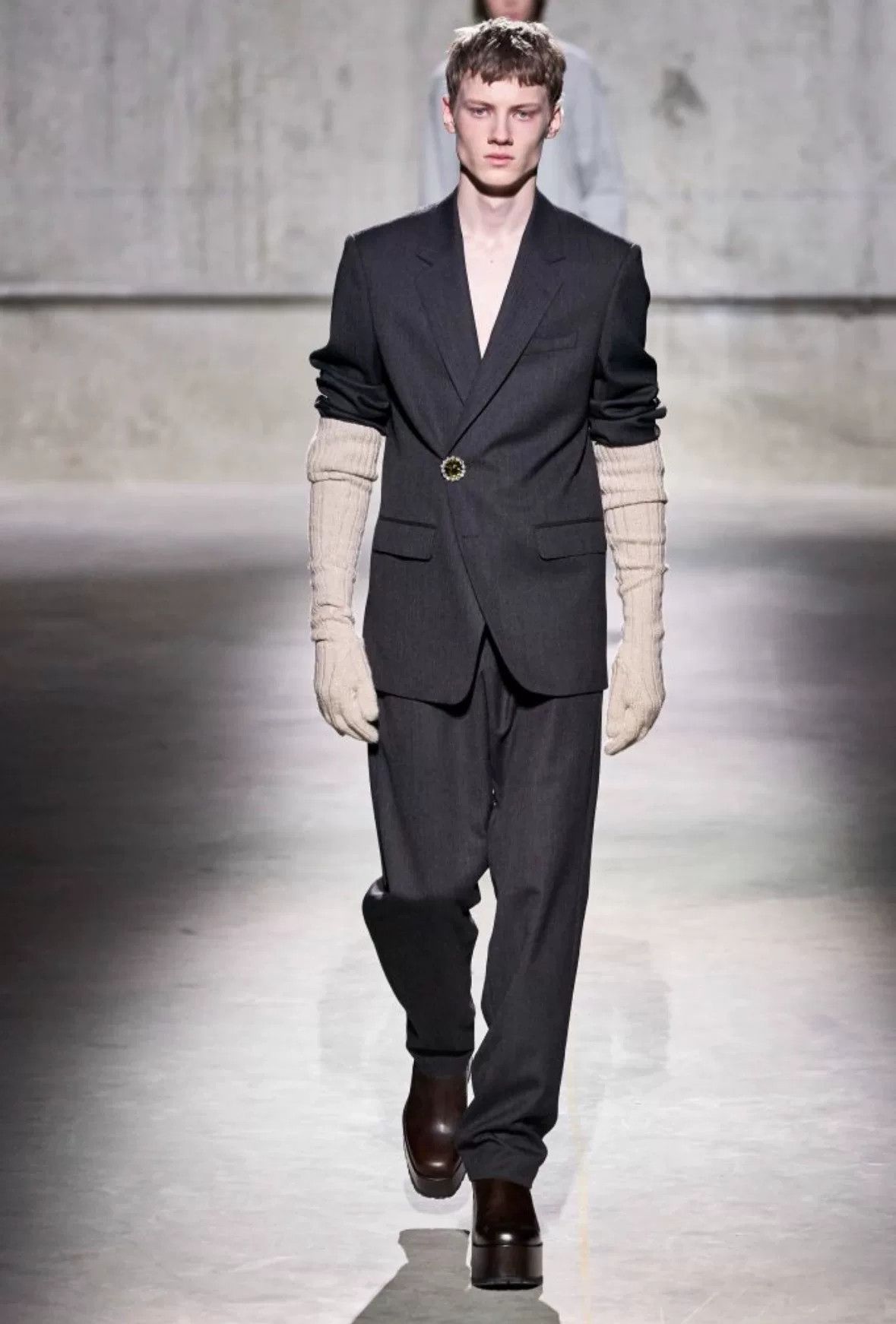 Dries Van Noten luxurious wool suit with gemstone buttons Size US L / EU 52-54 / 3 - 1 Thumbnail